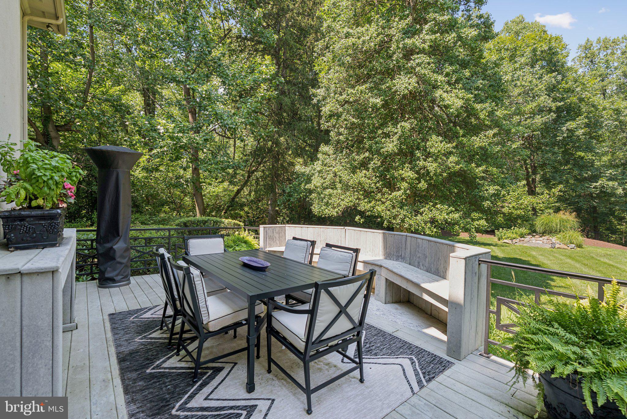 LUXMANOR - Residential