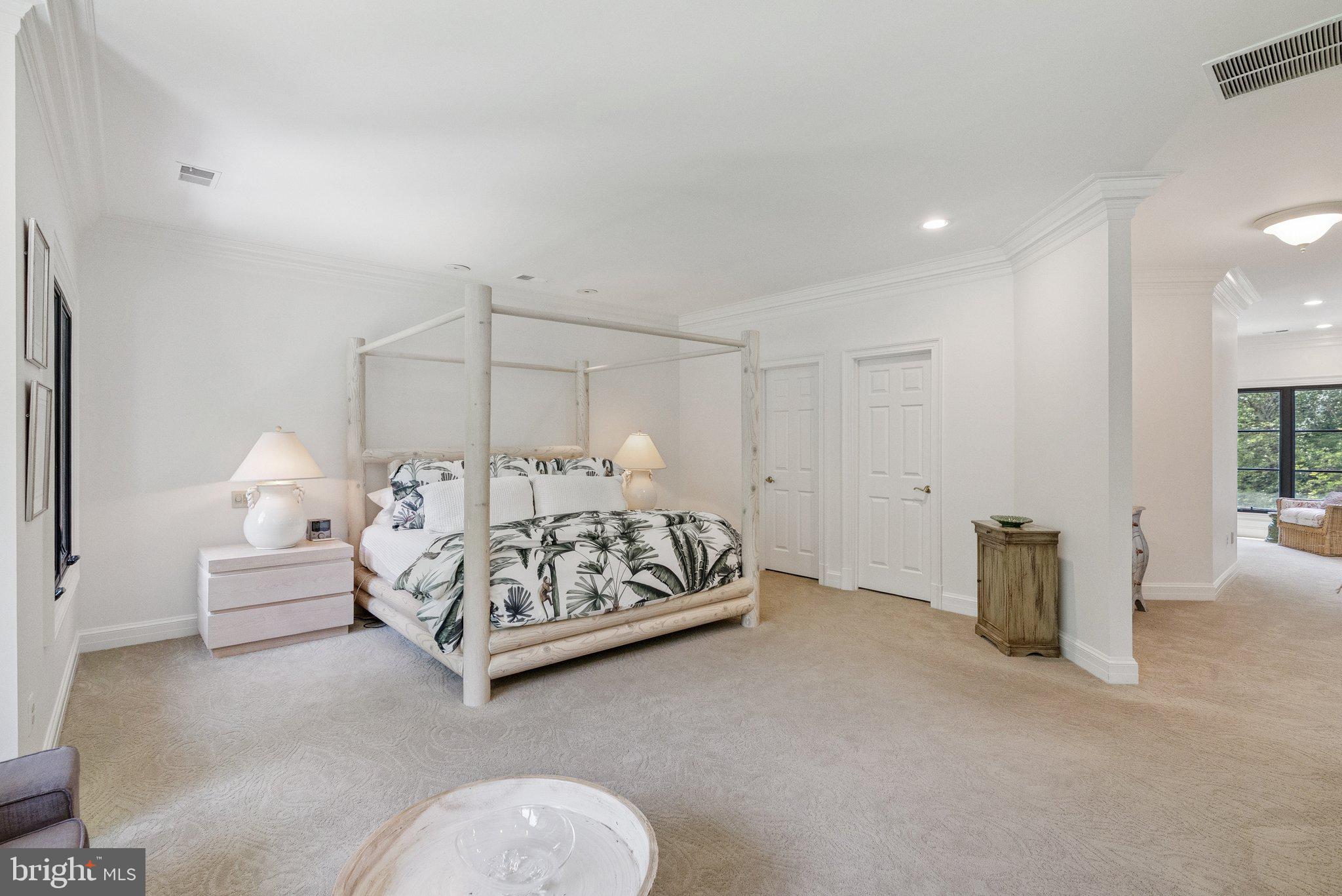 LUXMANOR - Residential