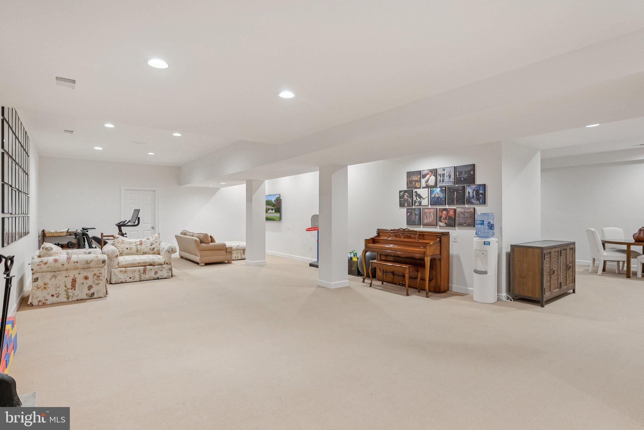 LUXMANOR - Residential