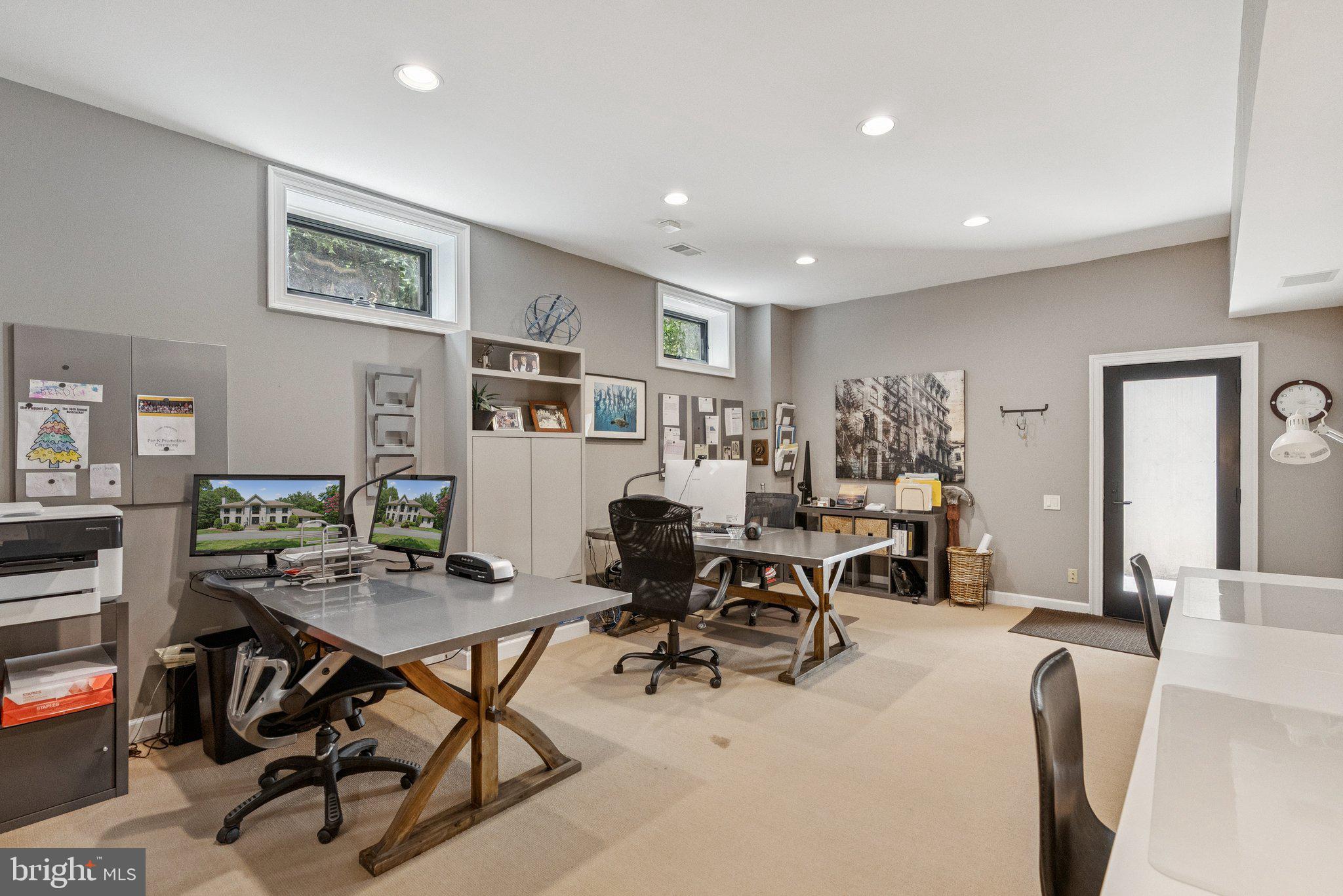 LUXMANOR - Residential