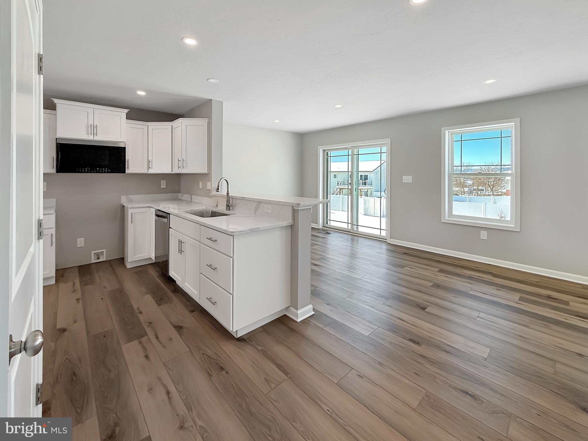 APPLEVIEW ESTATES - Residential