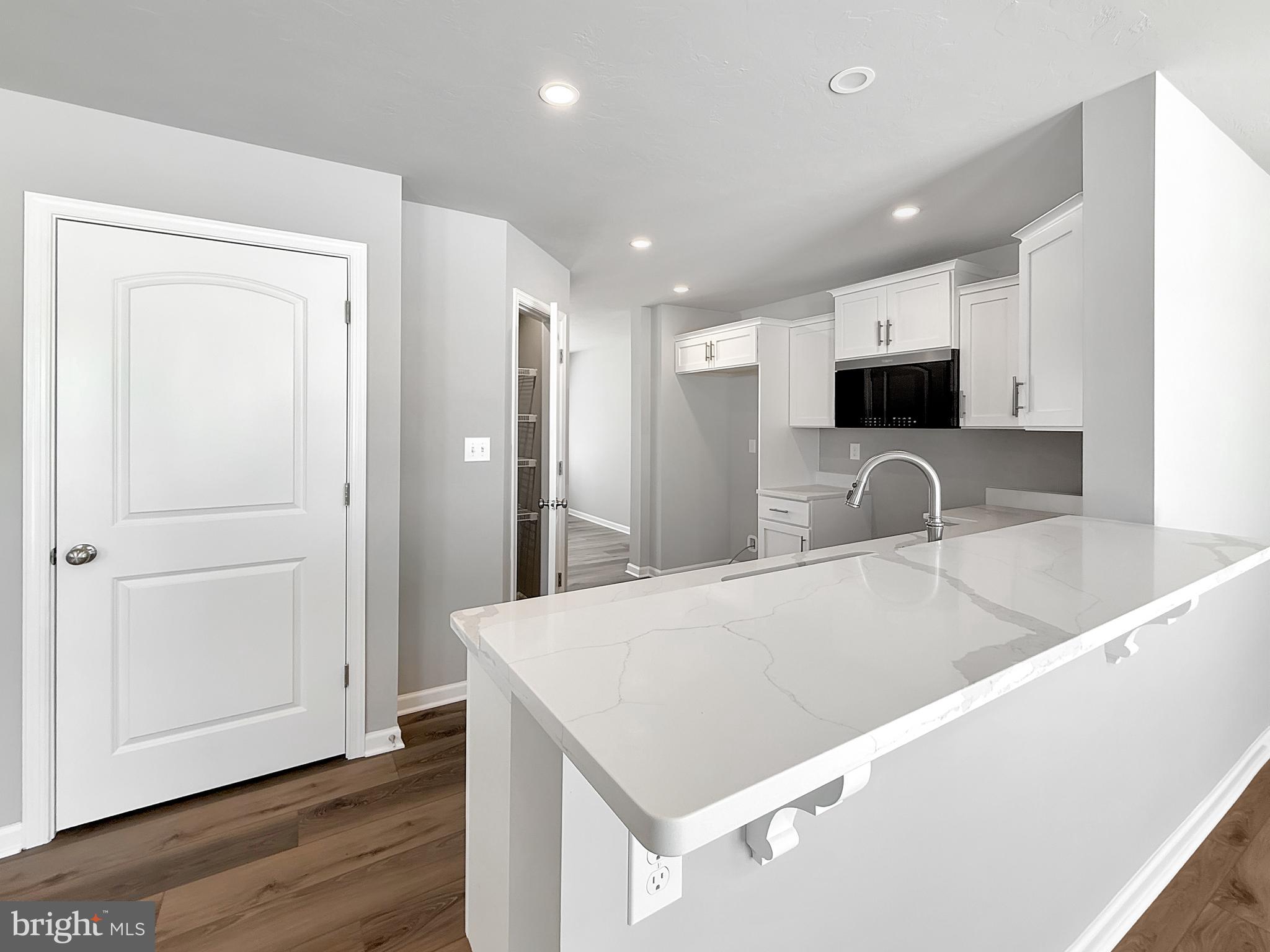 APPLEVIEW ESTATES - Residential