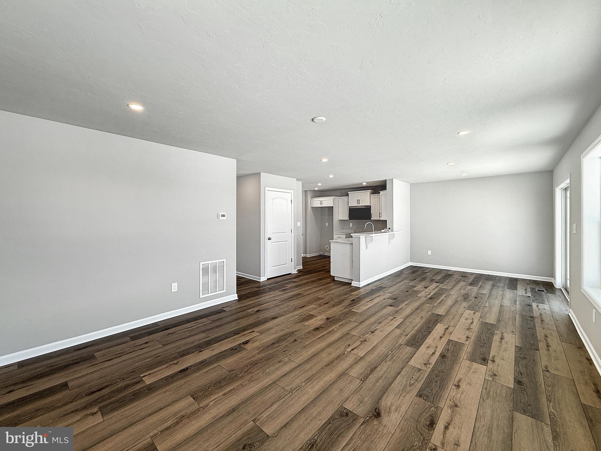 APPLEVIEW ESTATES - Residential