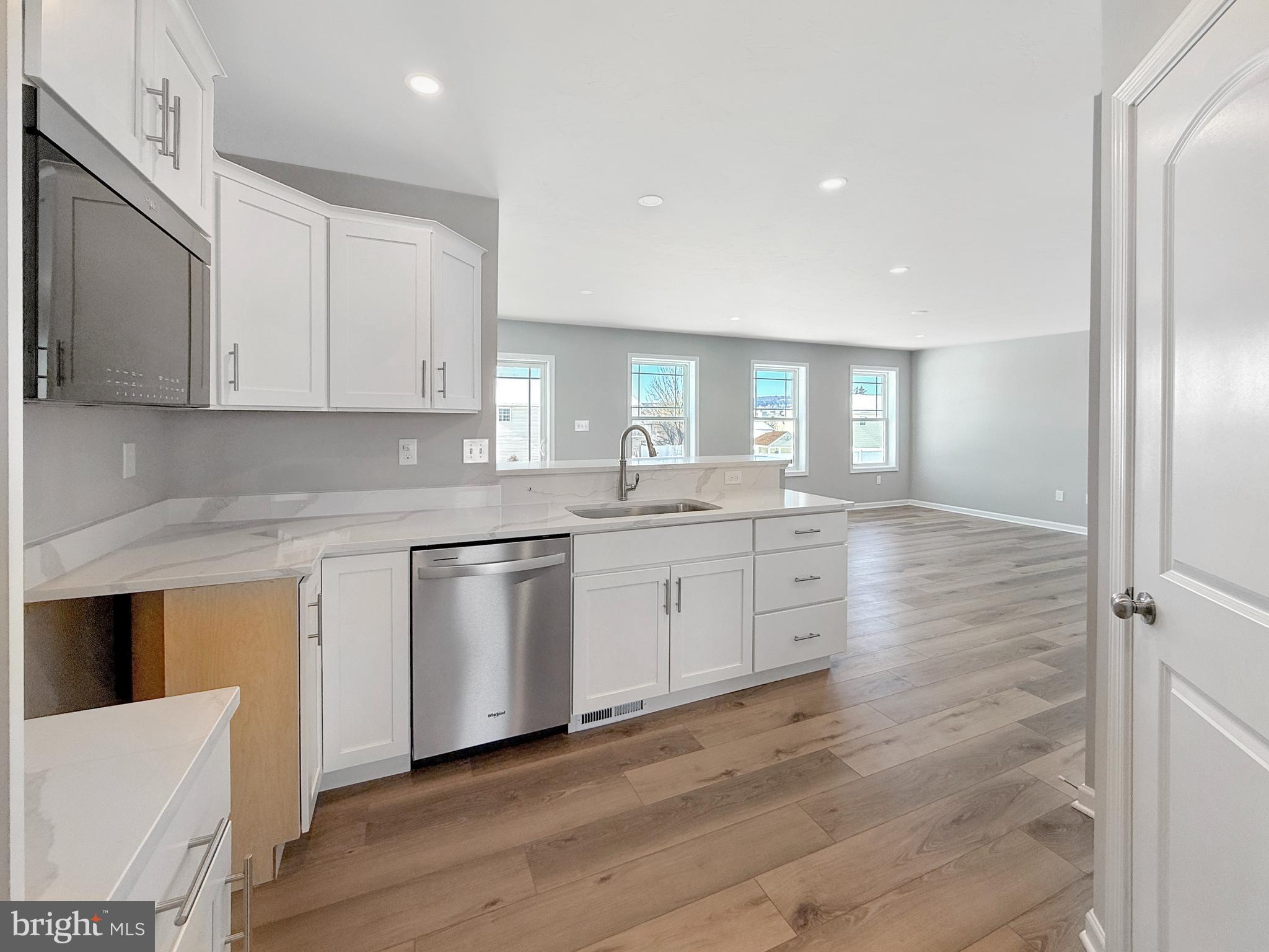 APPLEVIEW ESTATES - Residential