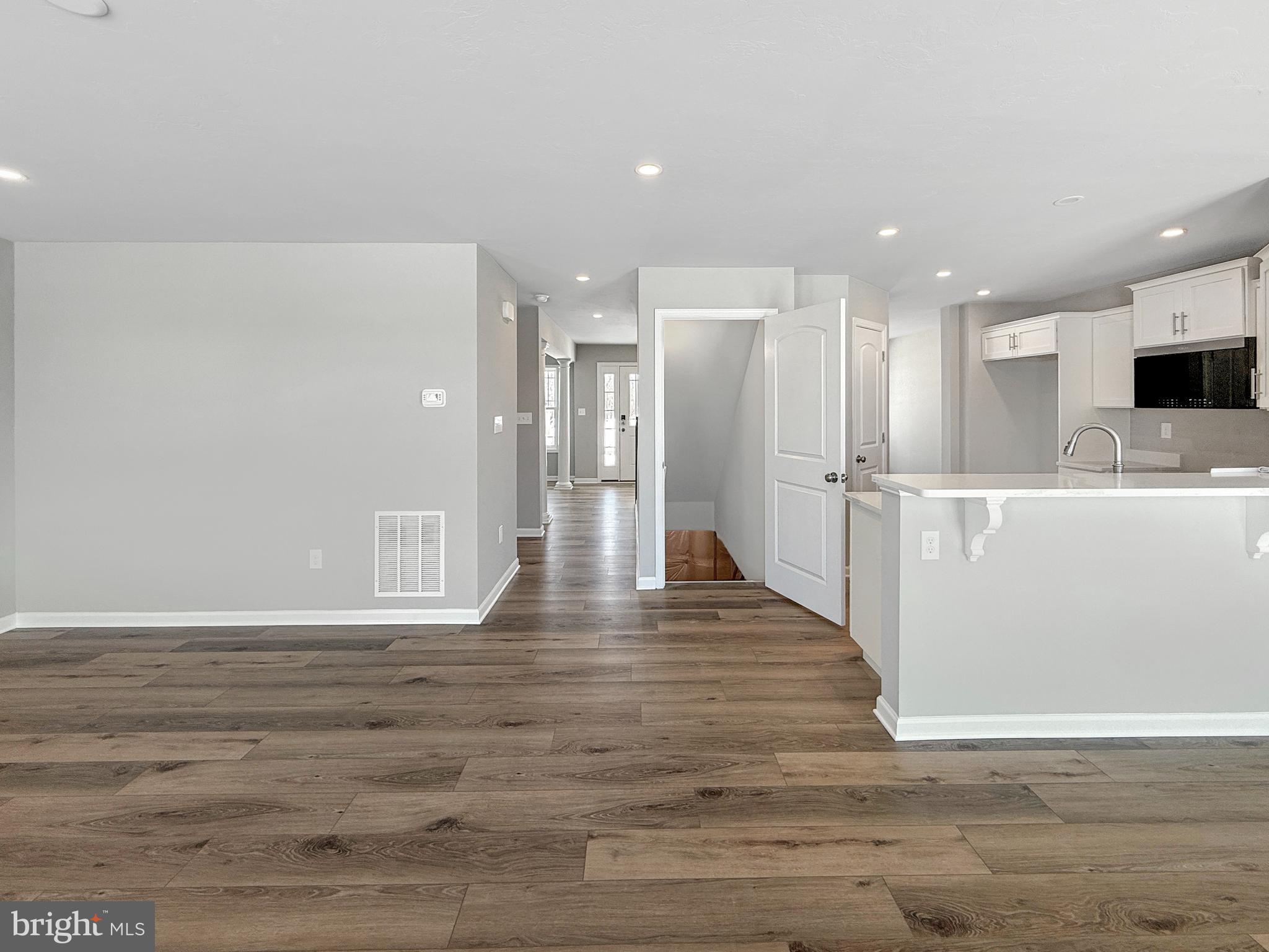 APPLEVIEW ESTATES - Residential