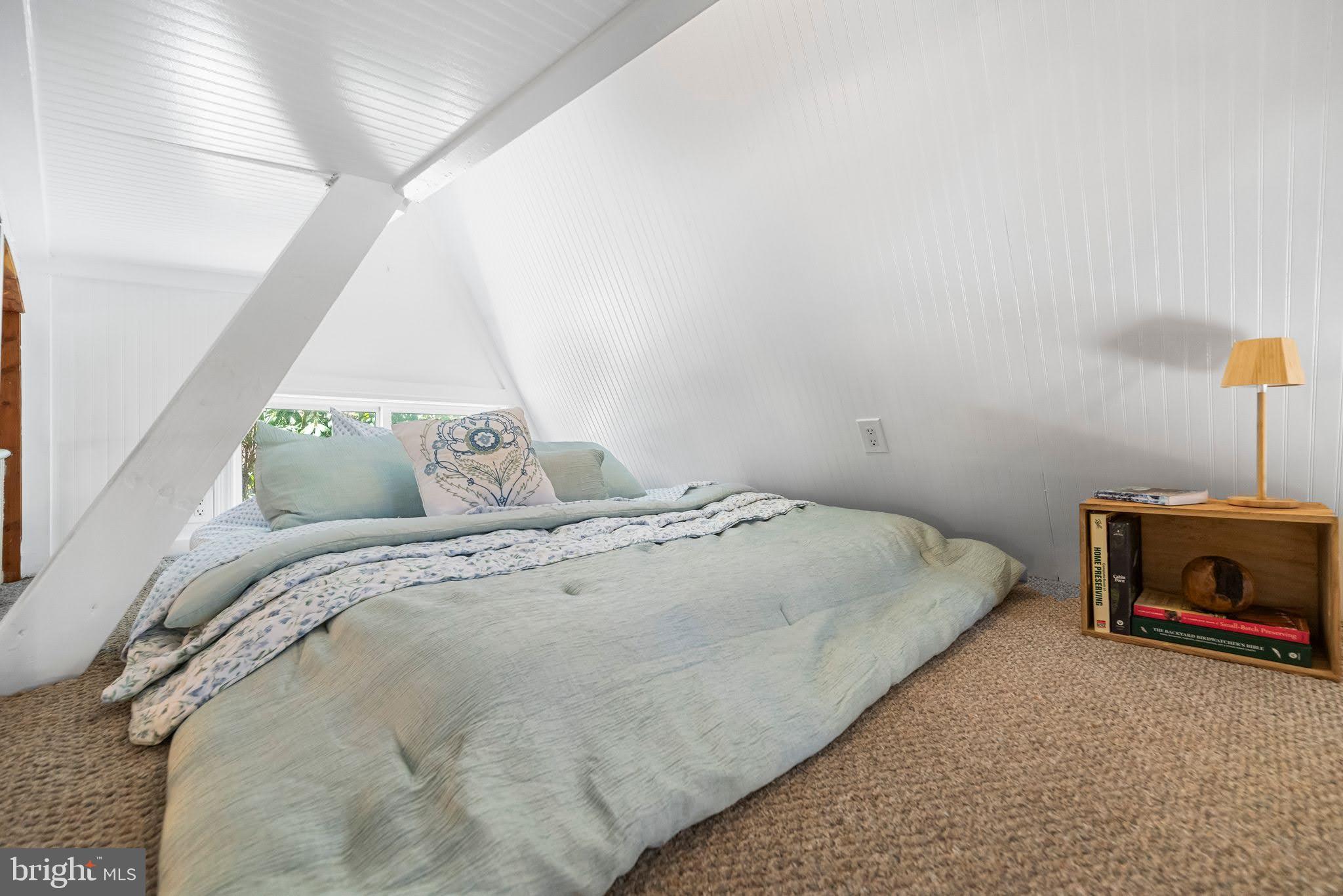 SKYLINE LAKES - Residential