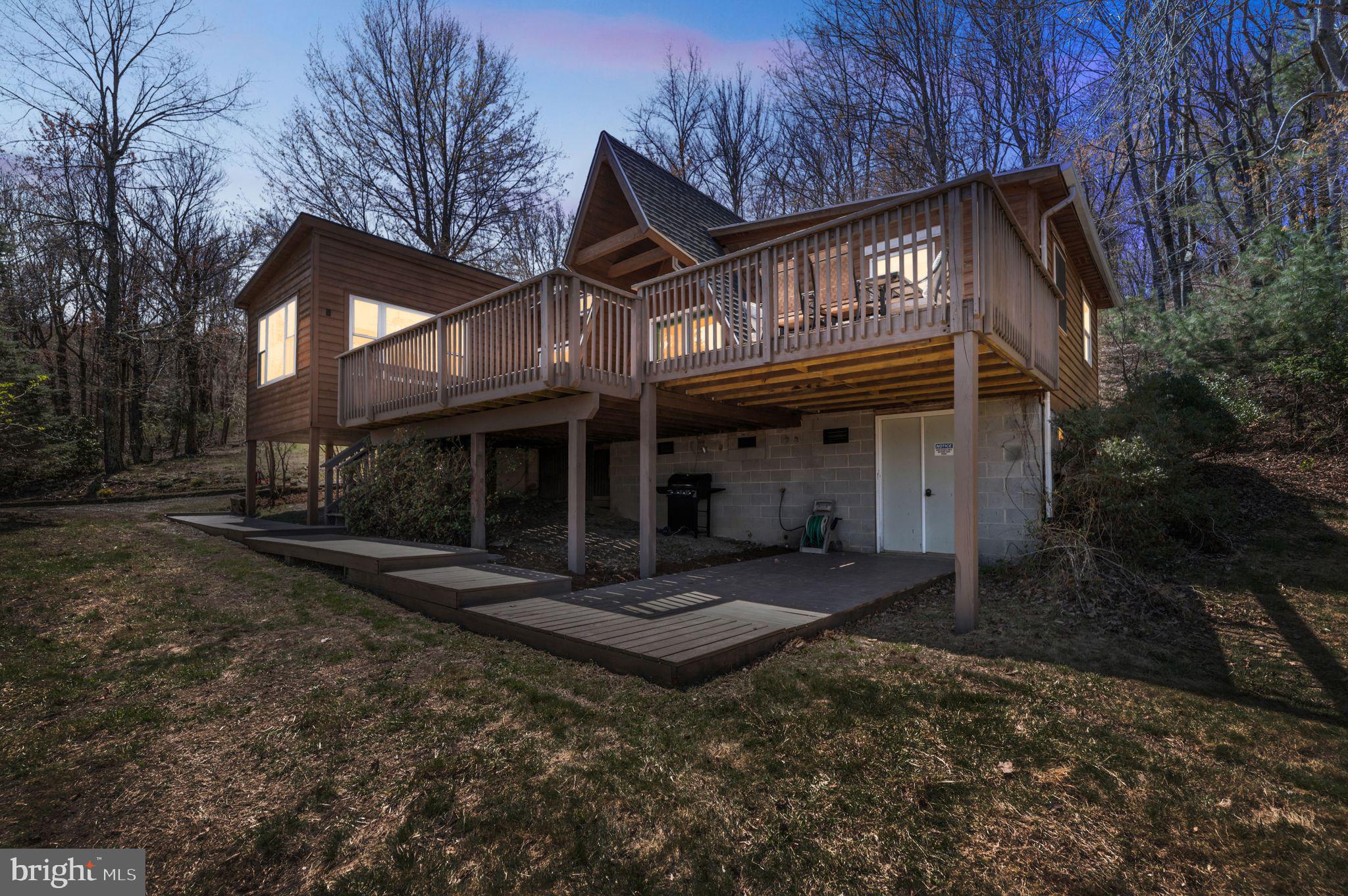 SKYLINE LAKES - Residential