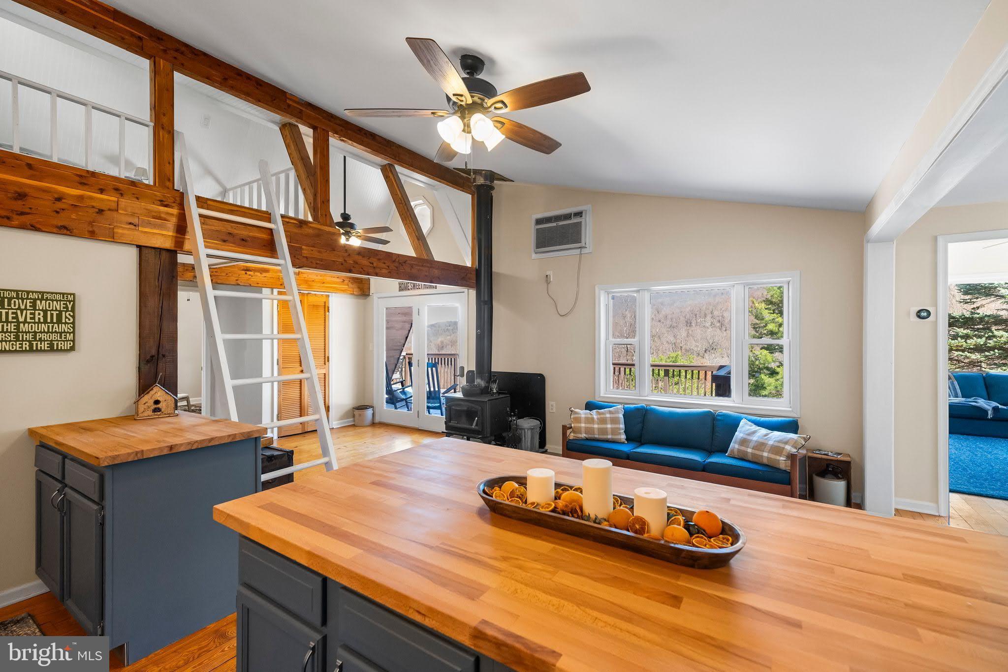 SKYLINE LAKES - Residential