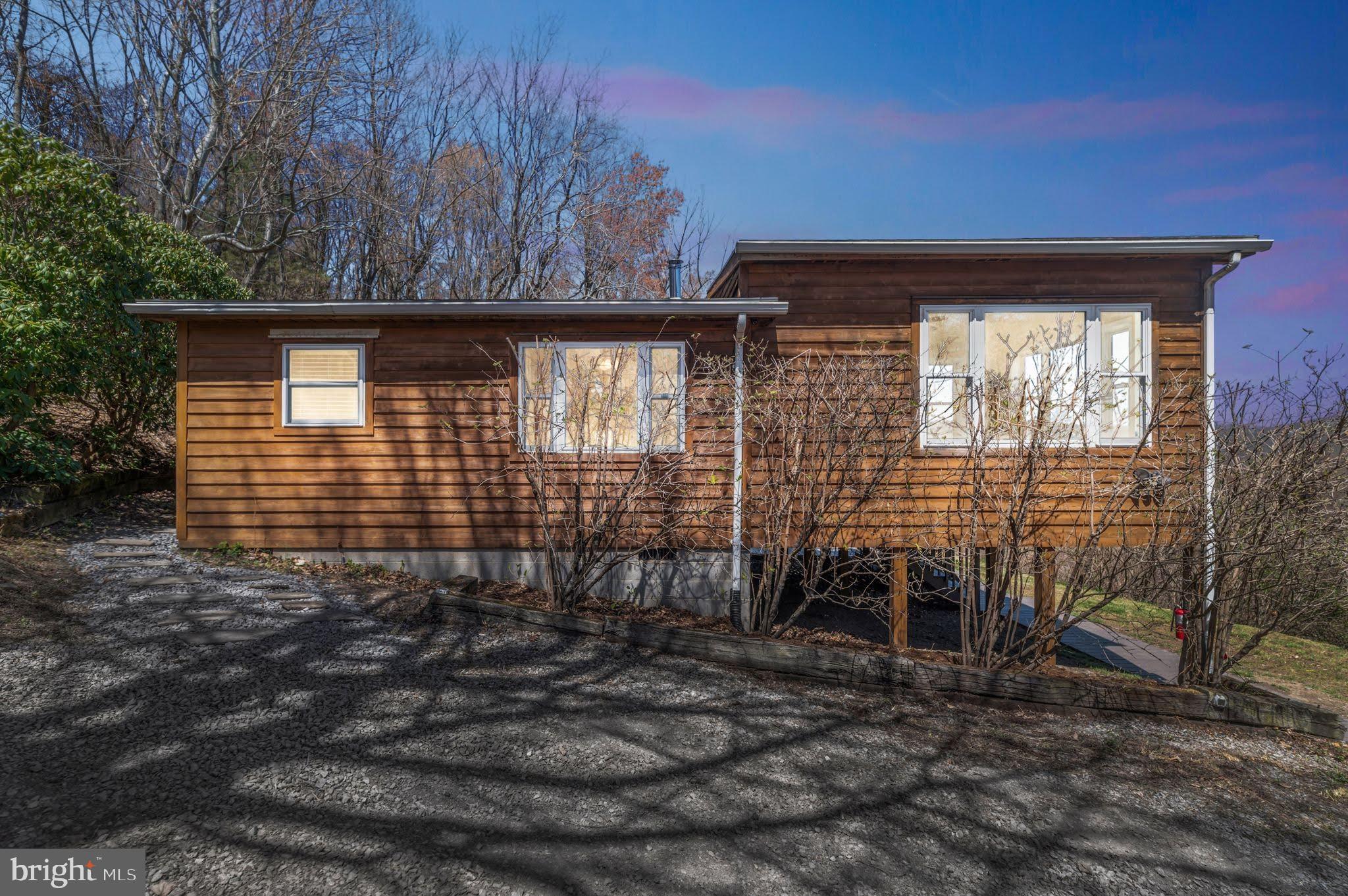 SKYLINE LAKES - Residential