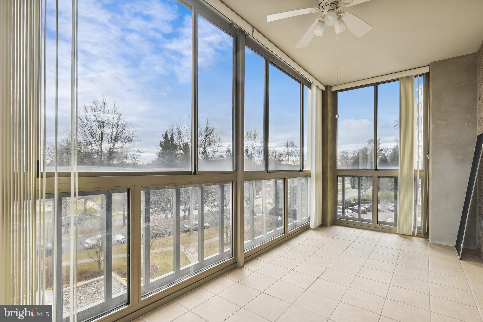 TURNBERRY COURTS AT LEIS - Residential