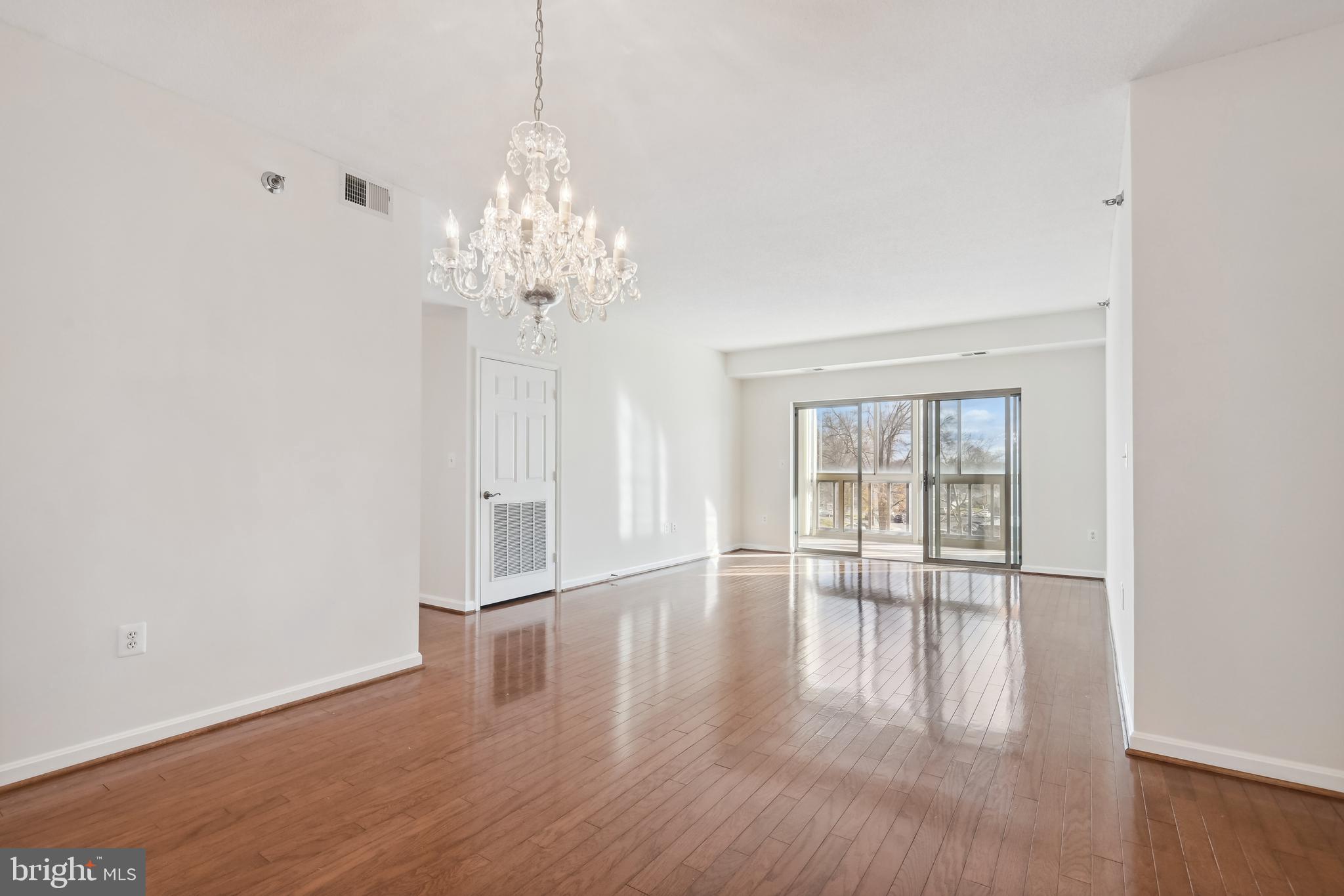 TURNBERRY COURTS AT LEIS - Residential