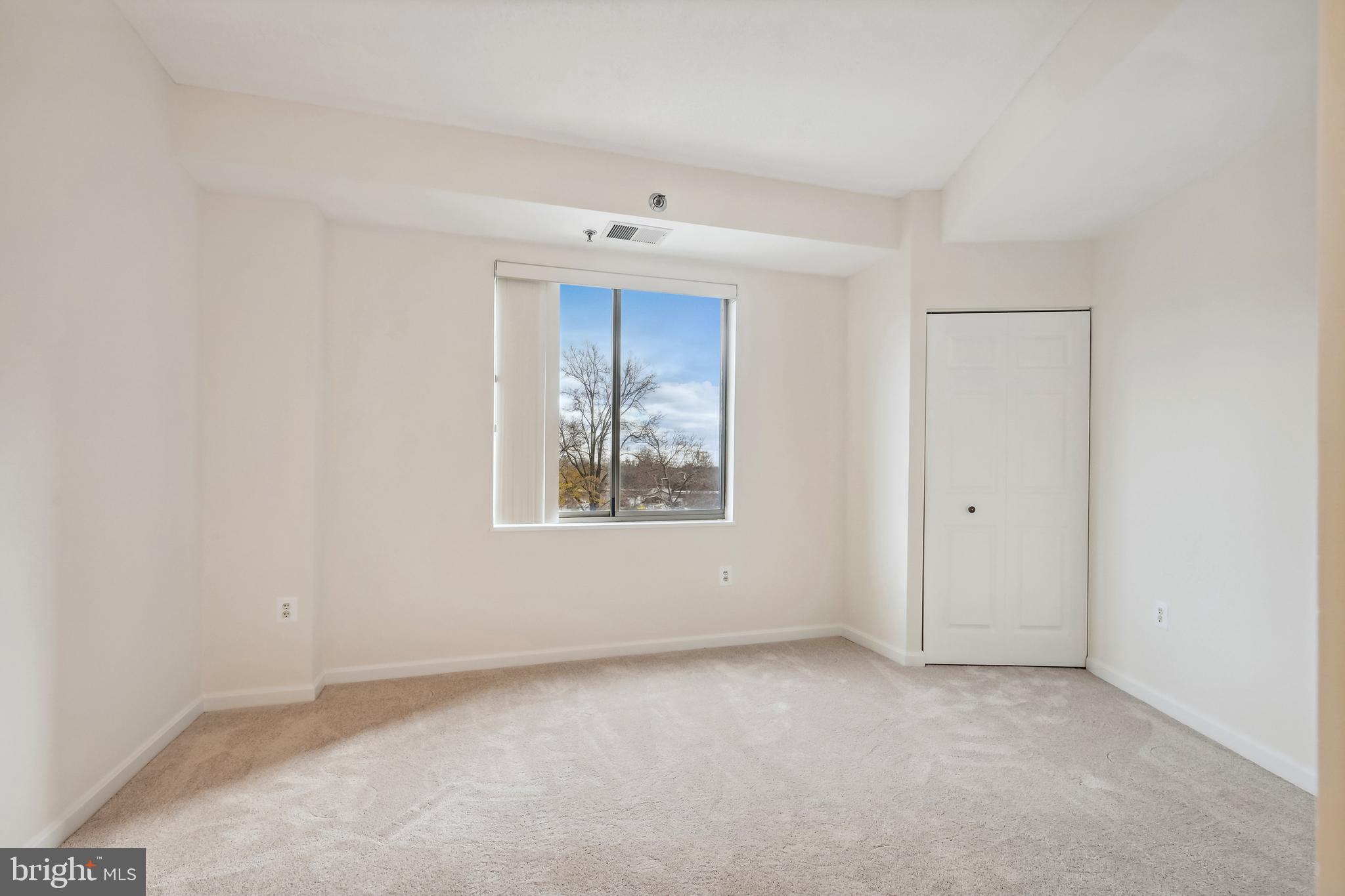 TURNBERRY COURTS AT LEIS - Residential