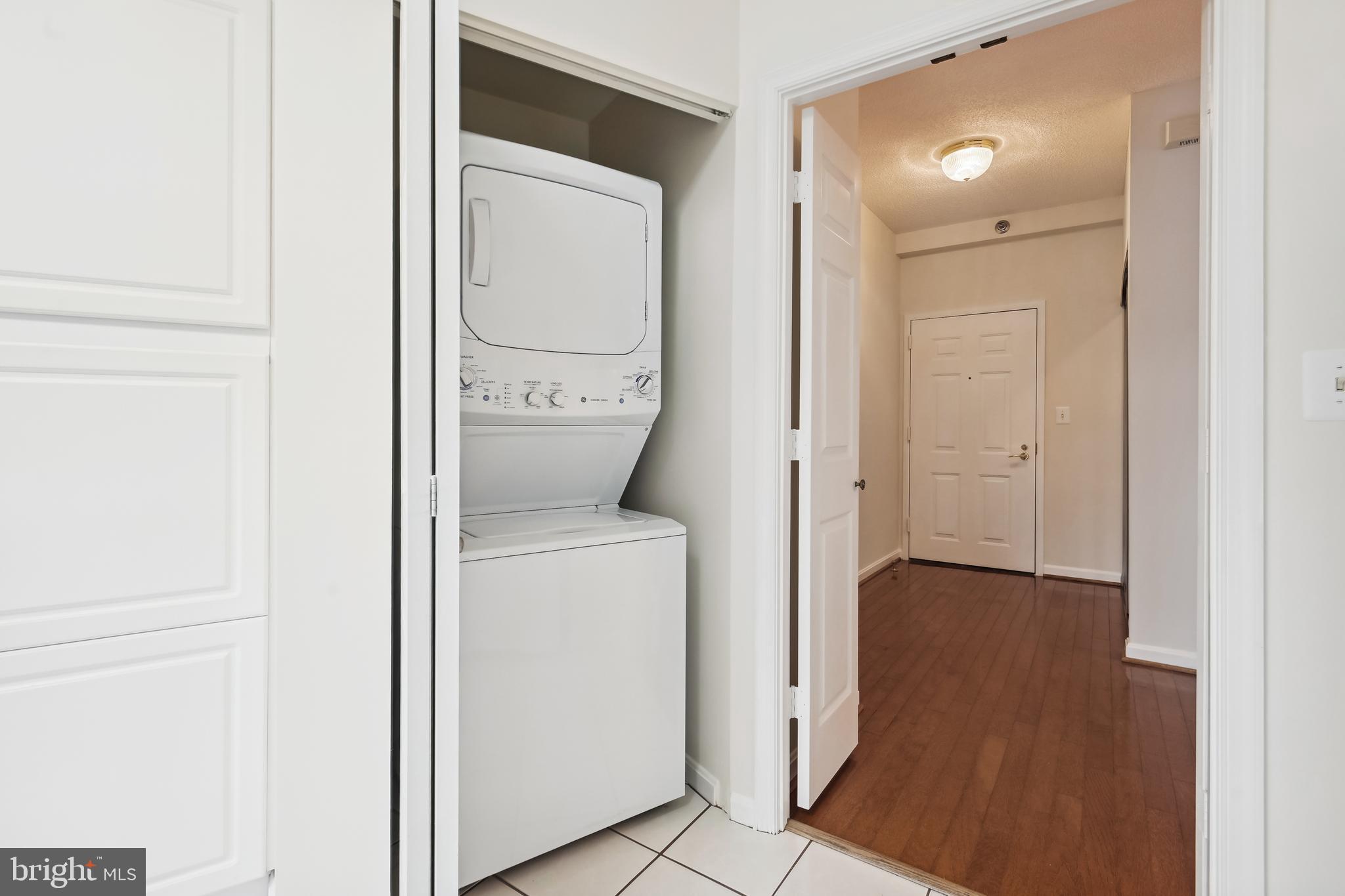 TURNBERRY COURTS AT LEIS - Residential