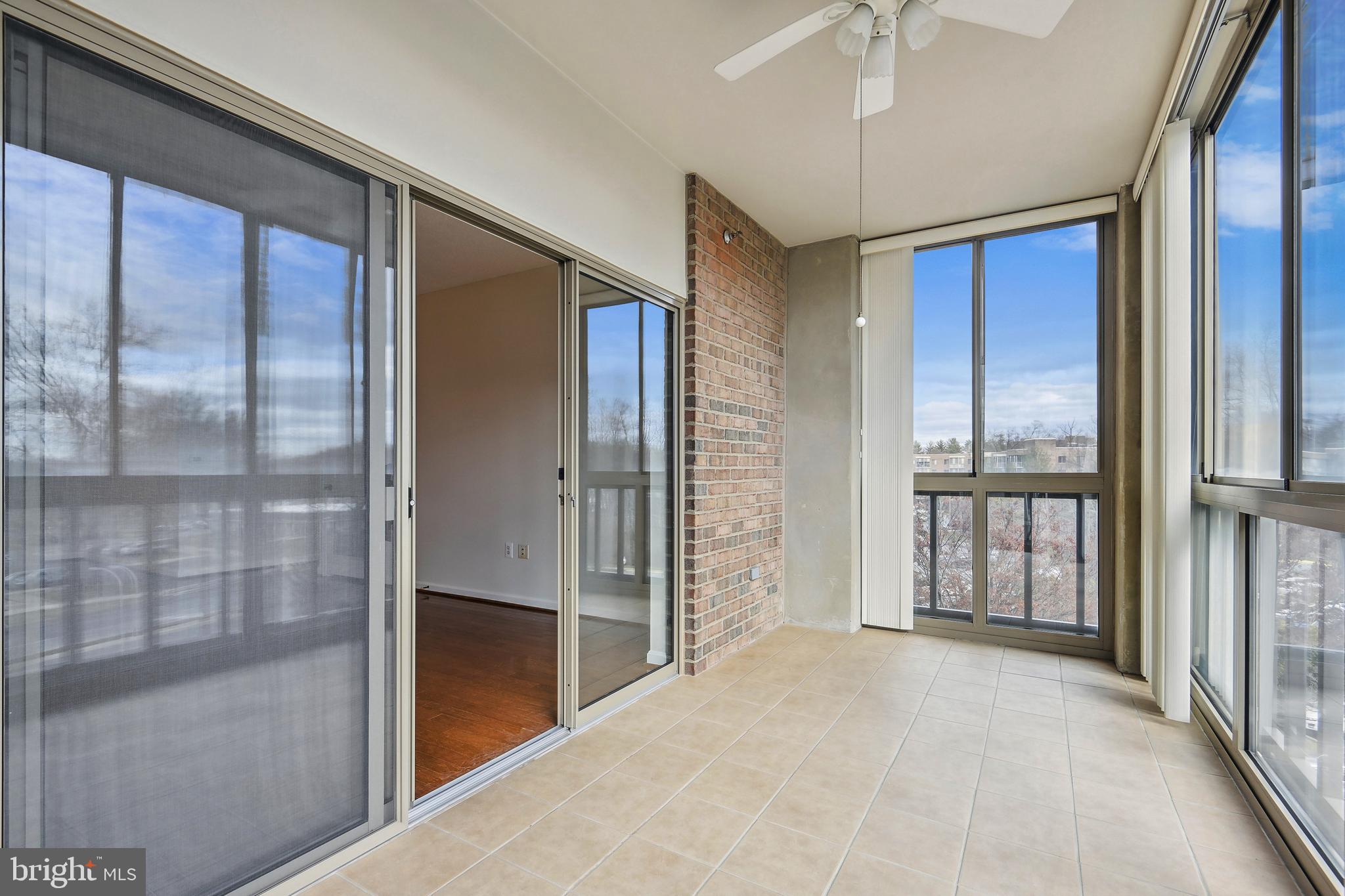 TURNBERRY COURTS AT LEIS - Residential