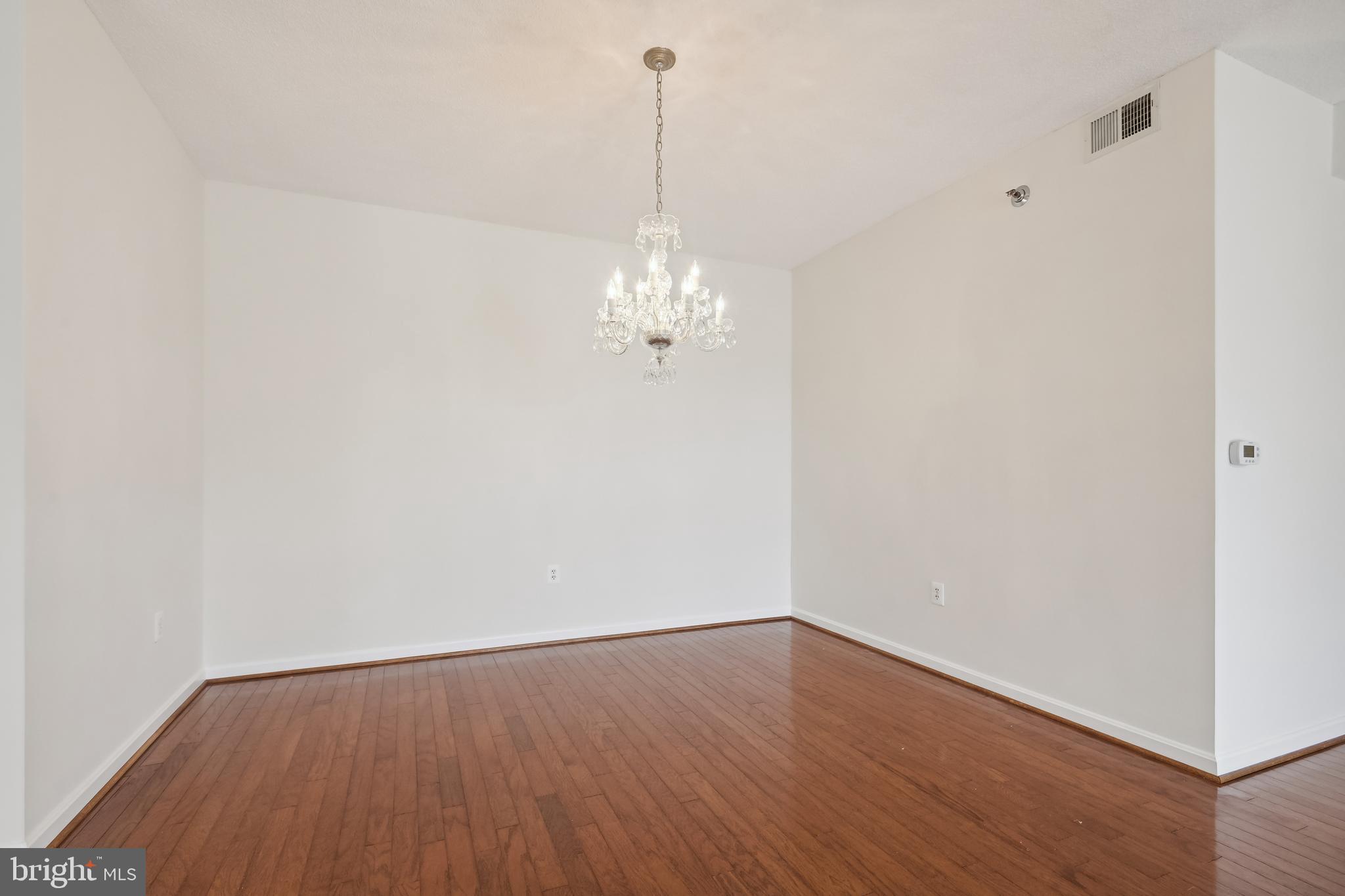 TURNBERRY COURTS AT LEIS - Residential