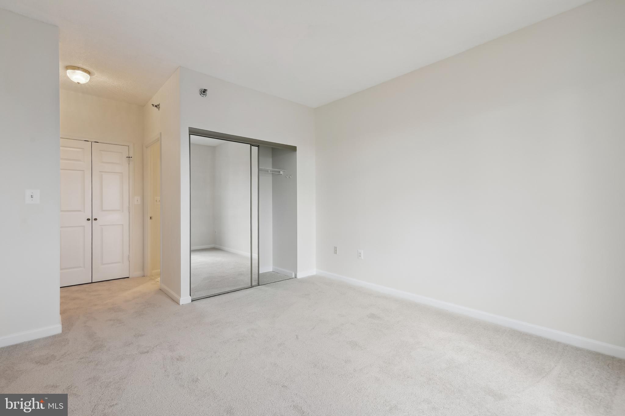 TURNBERRY COURTS AT LEIS - Residential