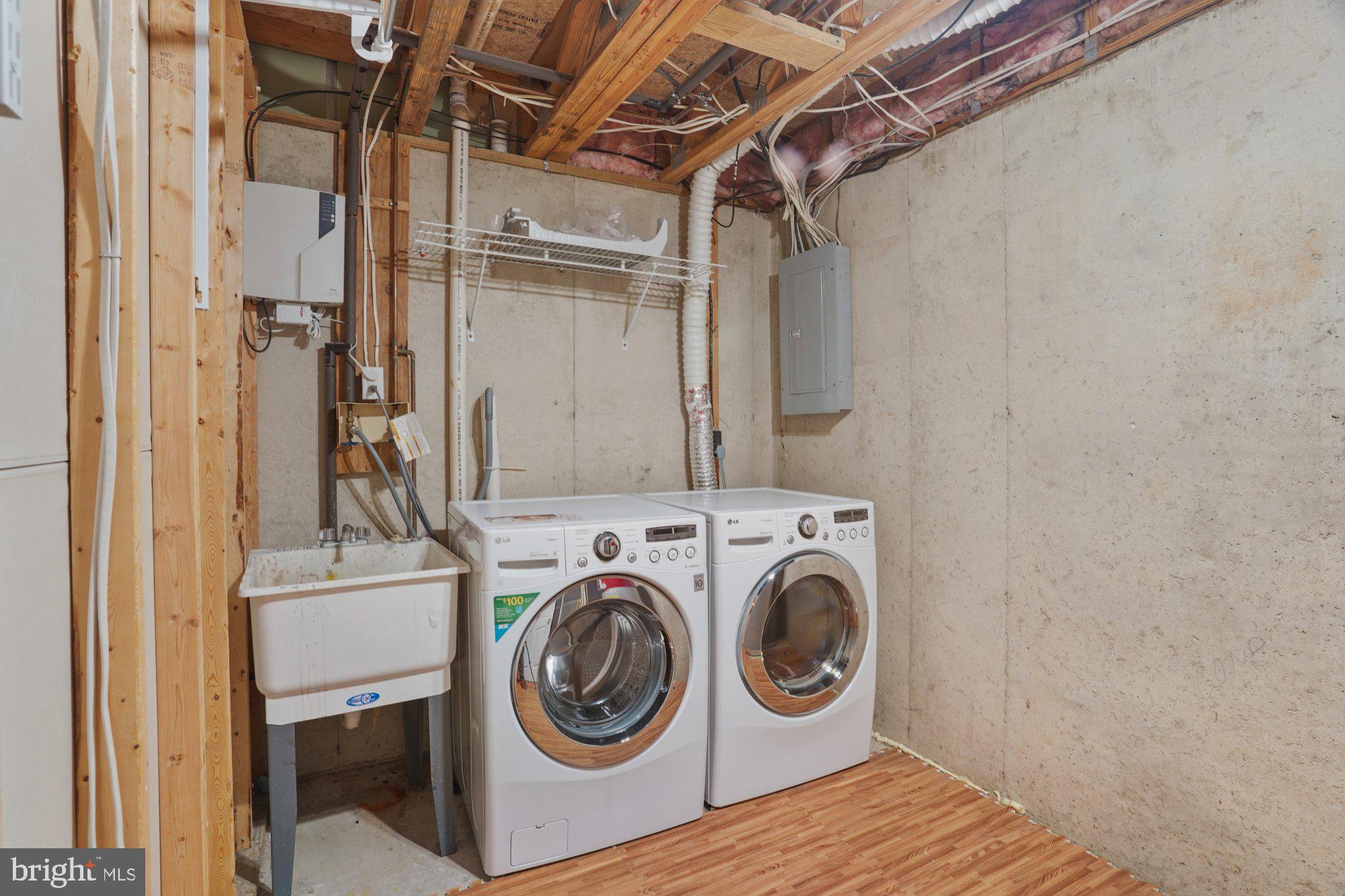 CONSTANT BRANCH - Residential