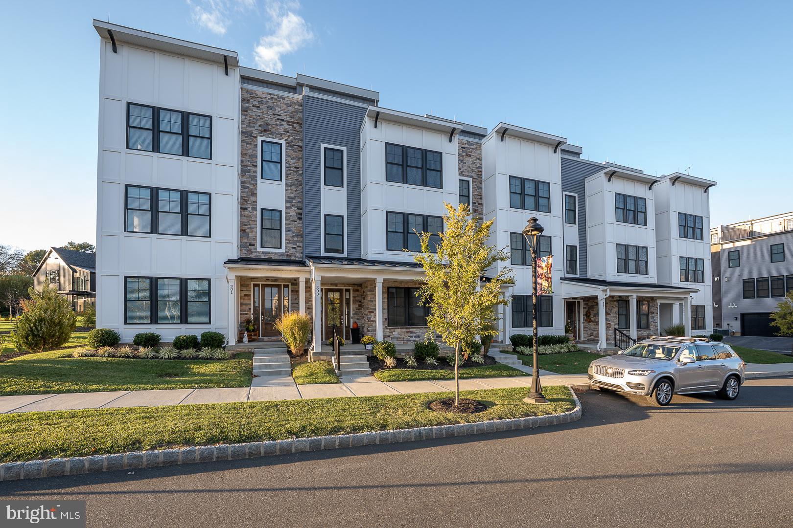 NEWTOWN WALK AT ELLIS PRESERVE - Residential