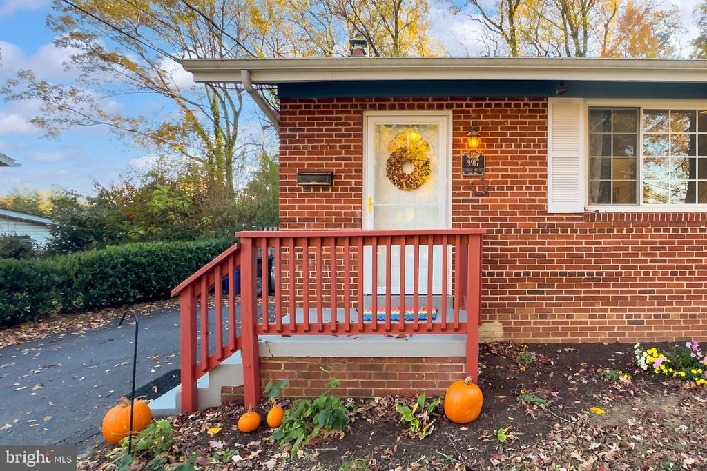 Photo of 9917 Duncan Street, FAIRFAX, VA 22031 (MLS # VAFC2007280)