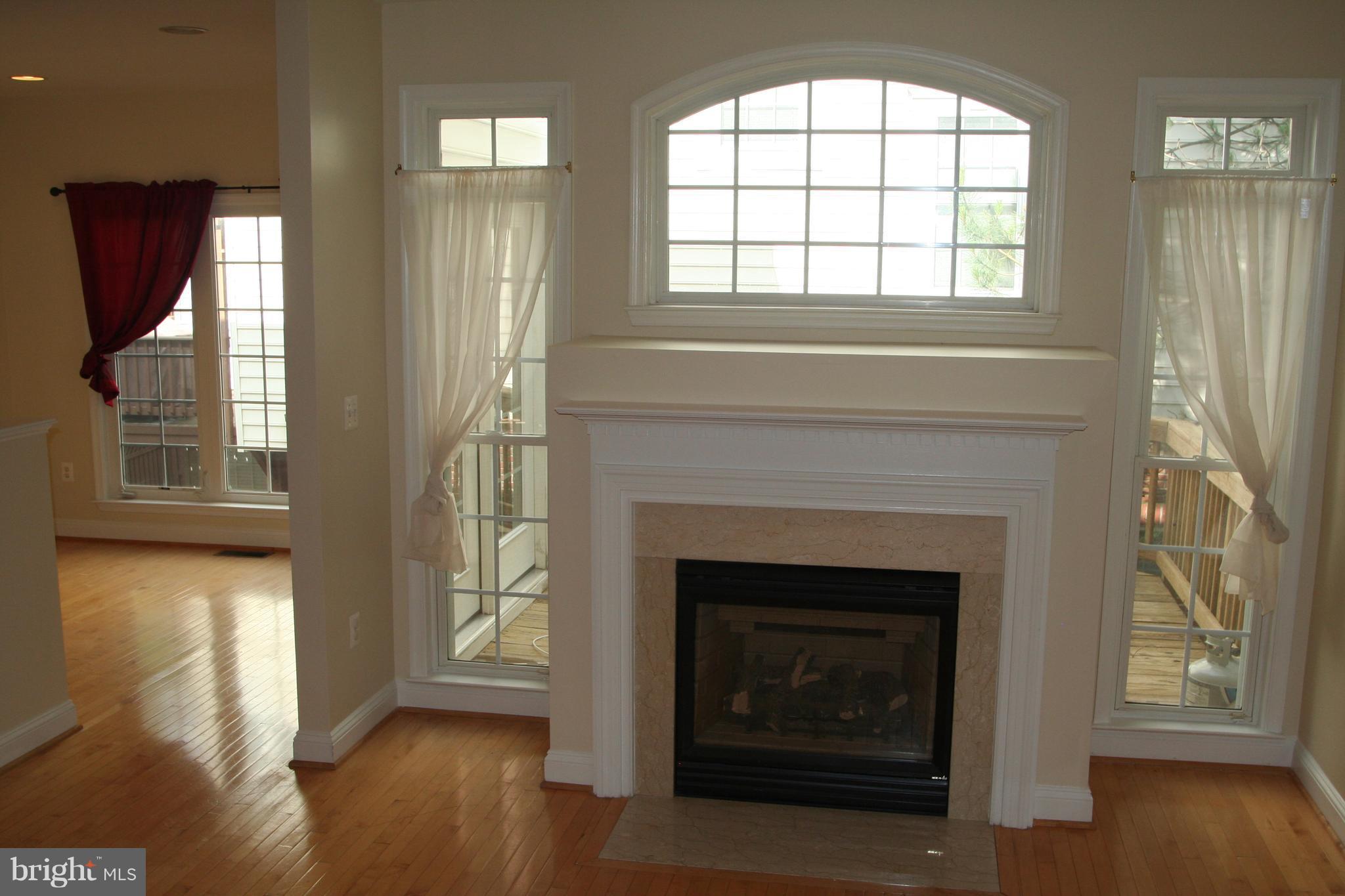 FAIRFAX CENTER LANDBAY - Residential Lease