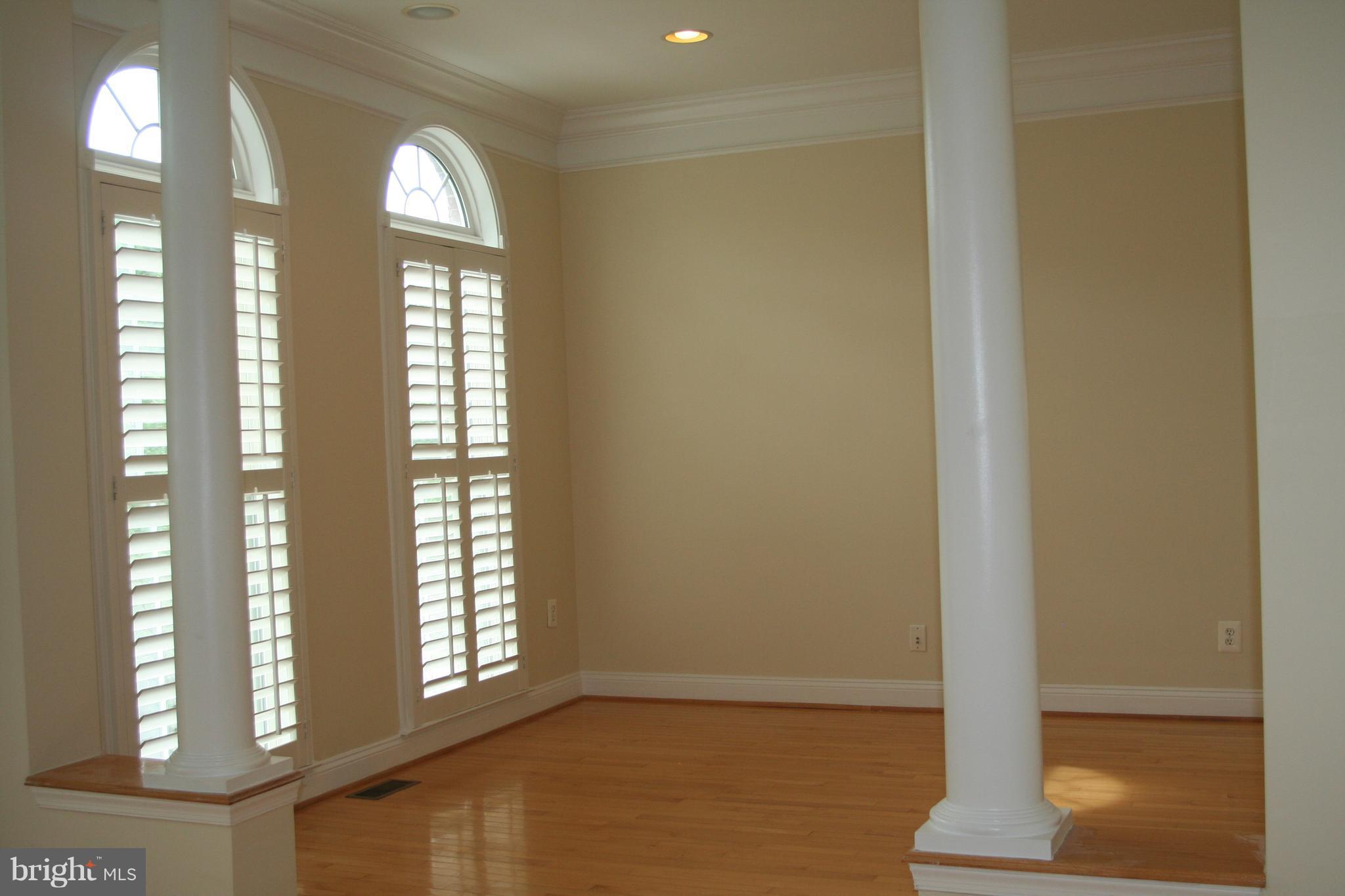 FAIRFAX CENTER LANDBAY - Residential Lease