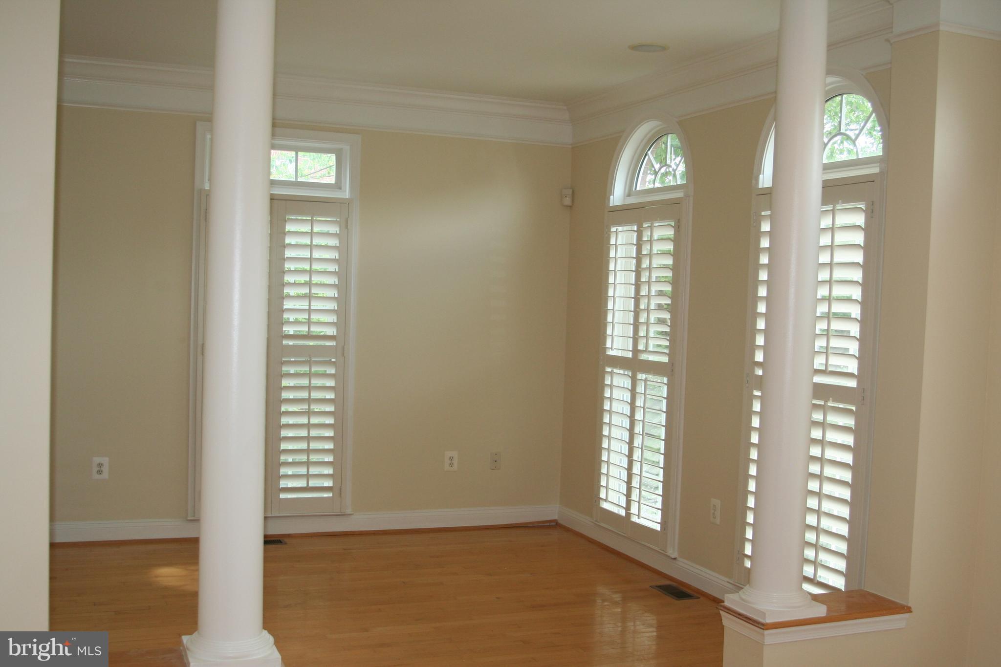 FAIRFAX CENTER LANDBAY - Residential Lease