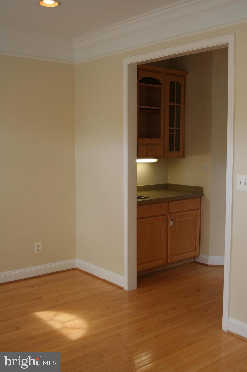 FAIRFAX CENTER LANDBAY - Residential Lease