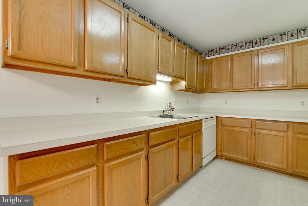 SPRINGFIELD OAKS - Residential Lease