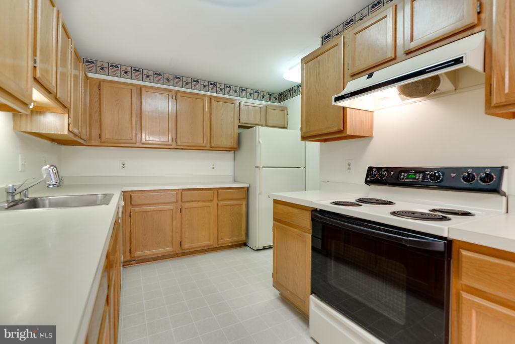 SPRINGFIELD OAKS - Residential Lease