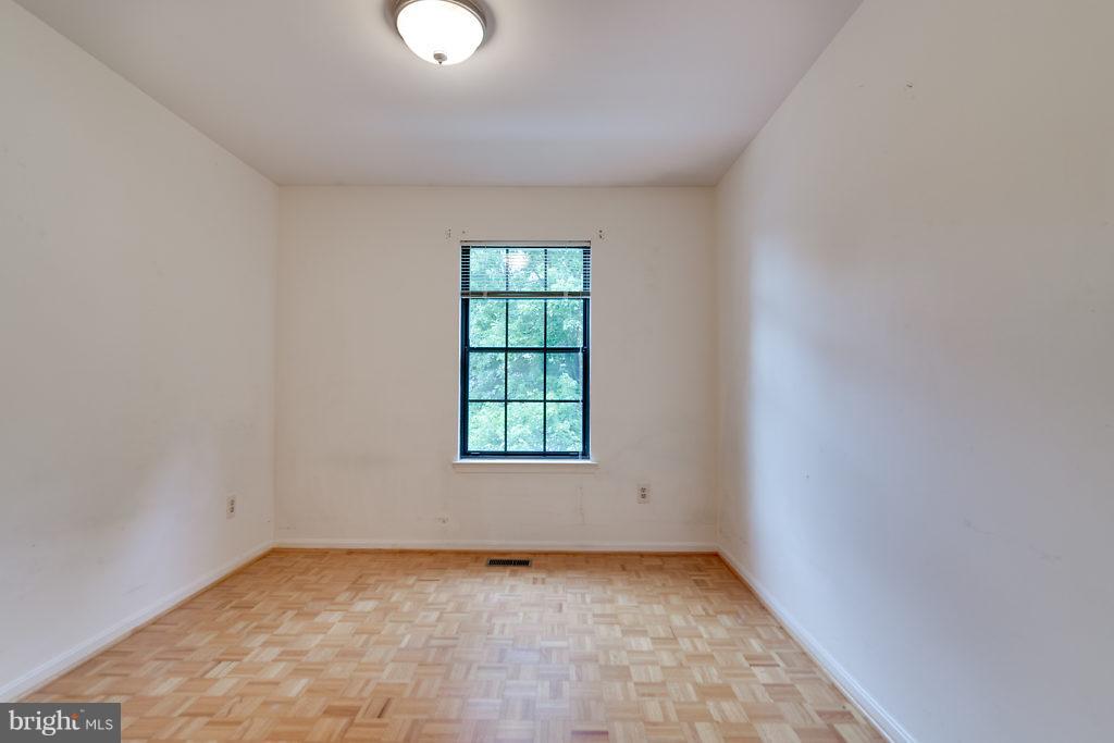 SPRINGFIELD OAKS - Residential Lease