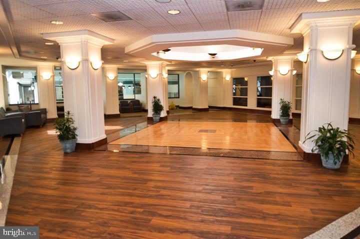 307 YOAKUM PARKWAY 605