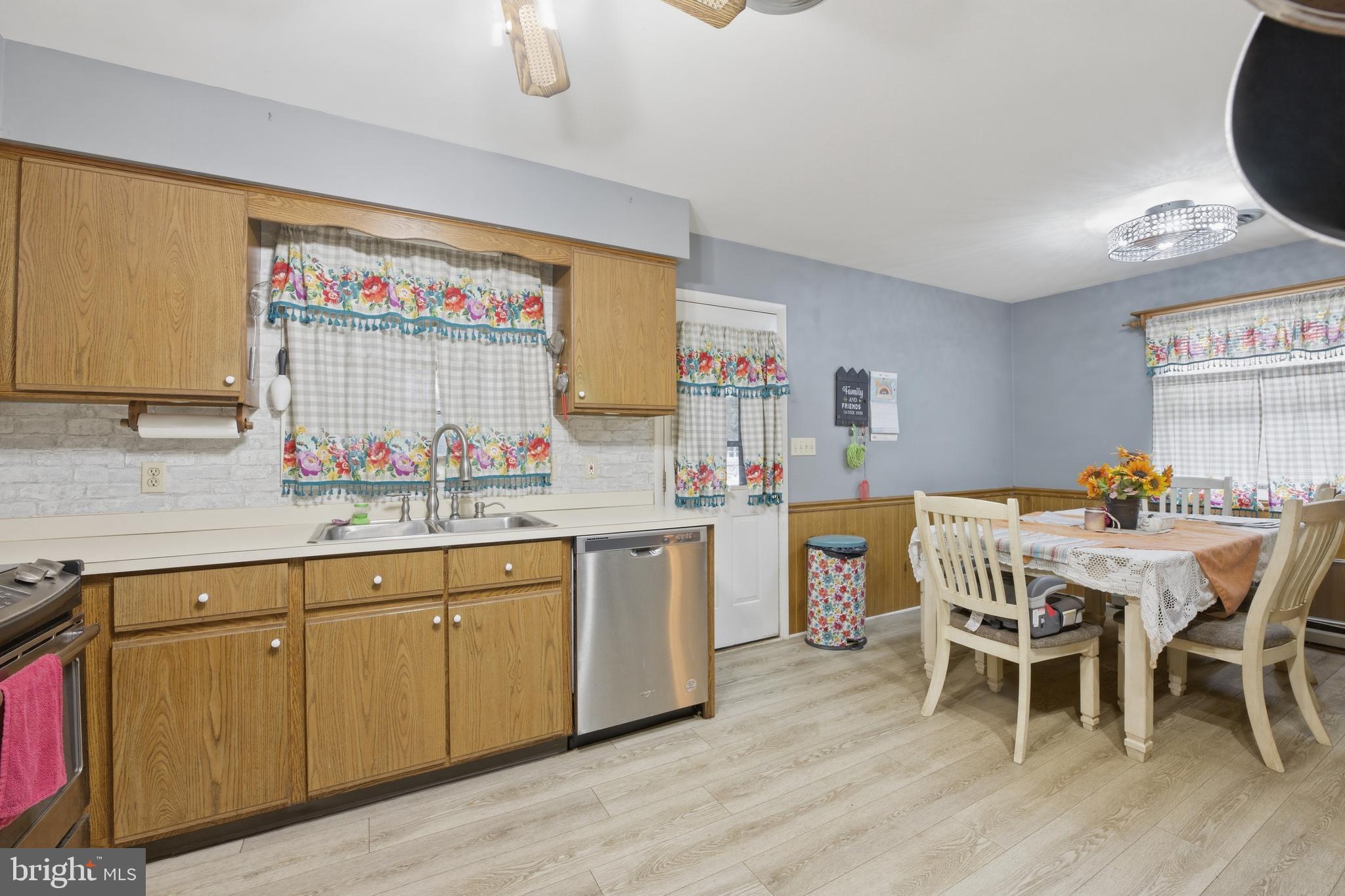 EASTMAN HEIGHTS - Residential