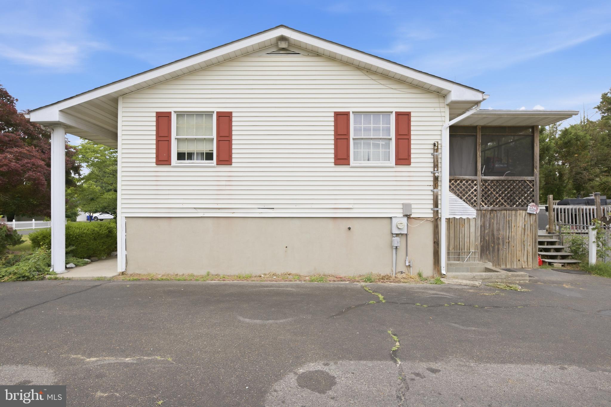 EASTMAN HEIGHTS - Residential