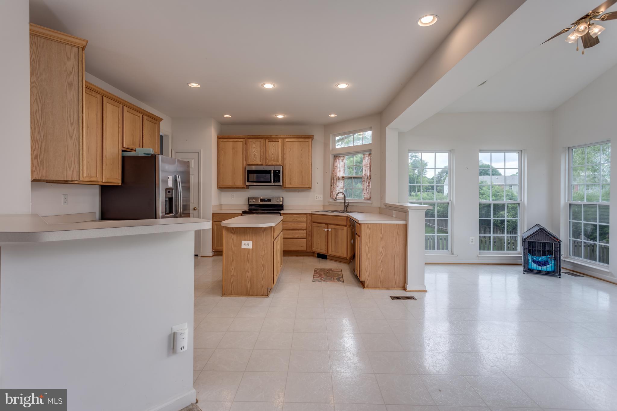 THE VILLAGE OF WASHINGTON TRAIL - Residential