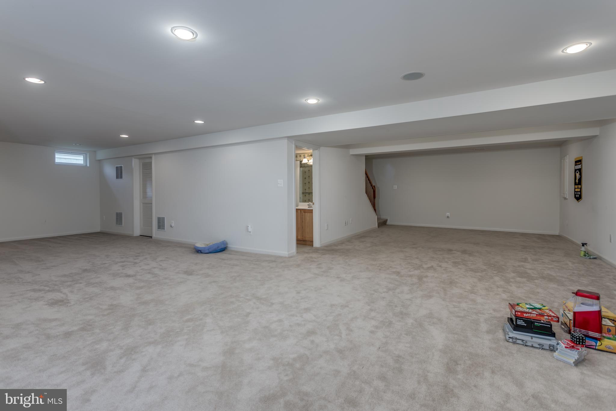 THE VILLAGE OF WASHINGTON TRAIL - Residential