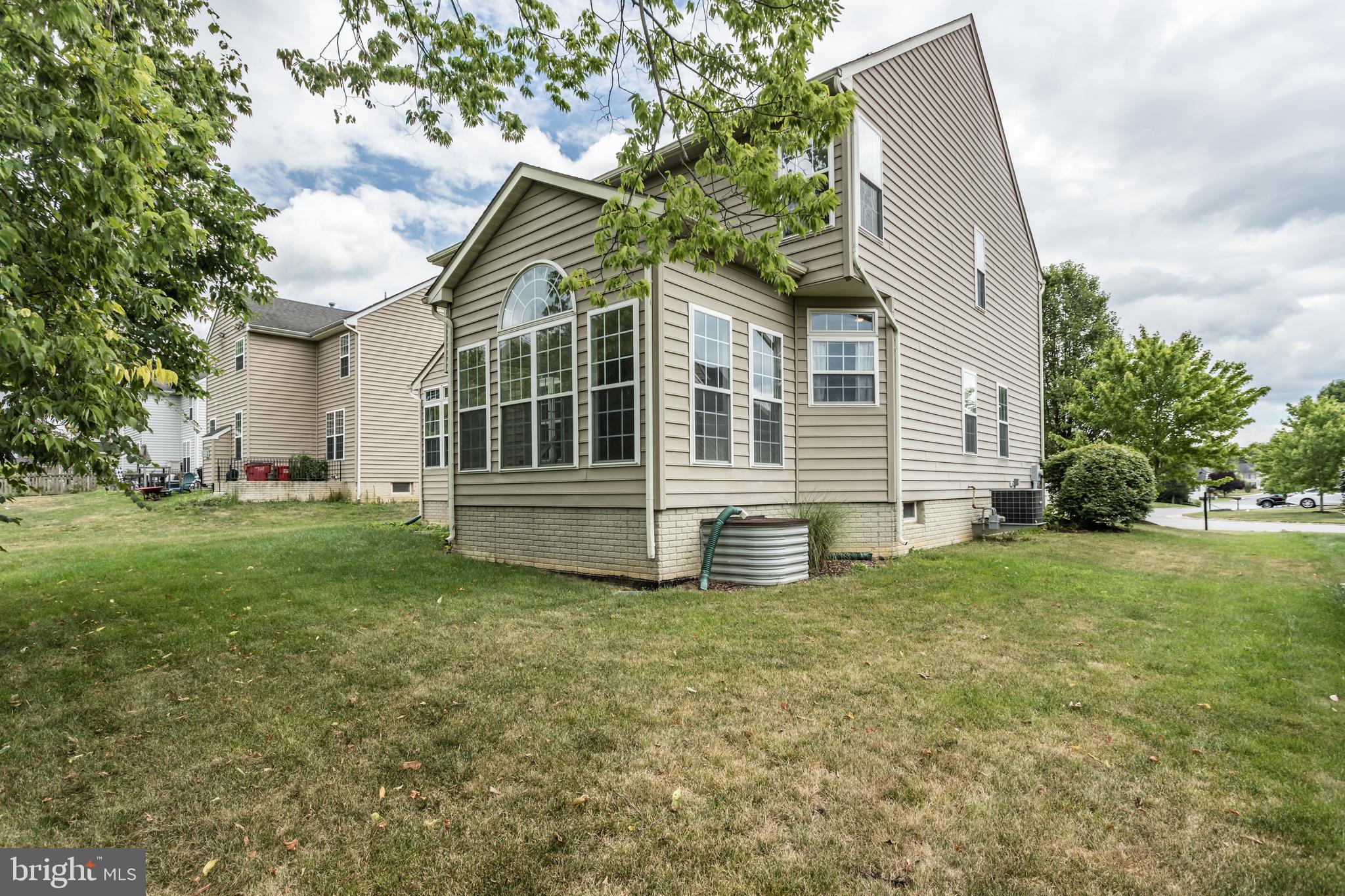 THE VILLAGE OF WASHINGTON TRAIL - Residential