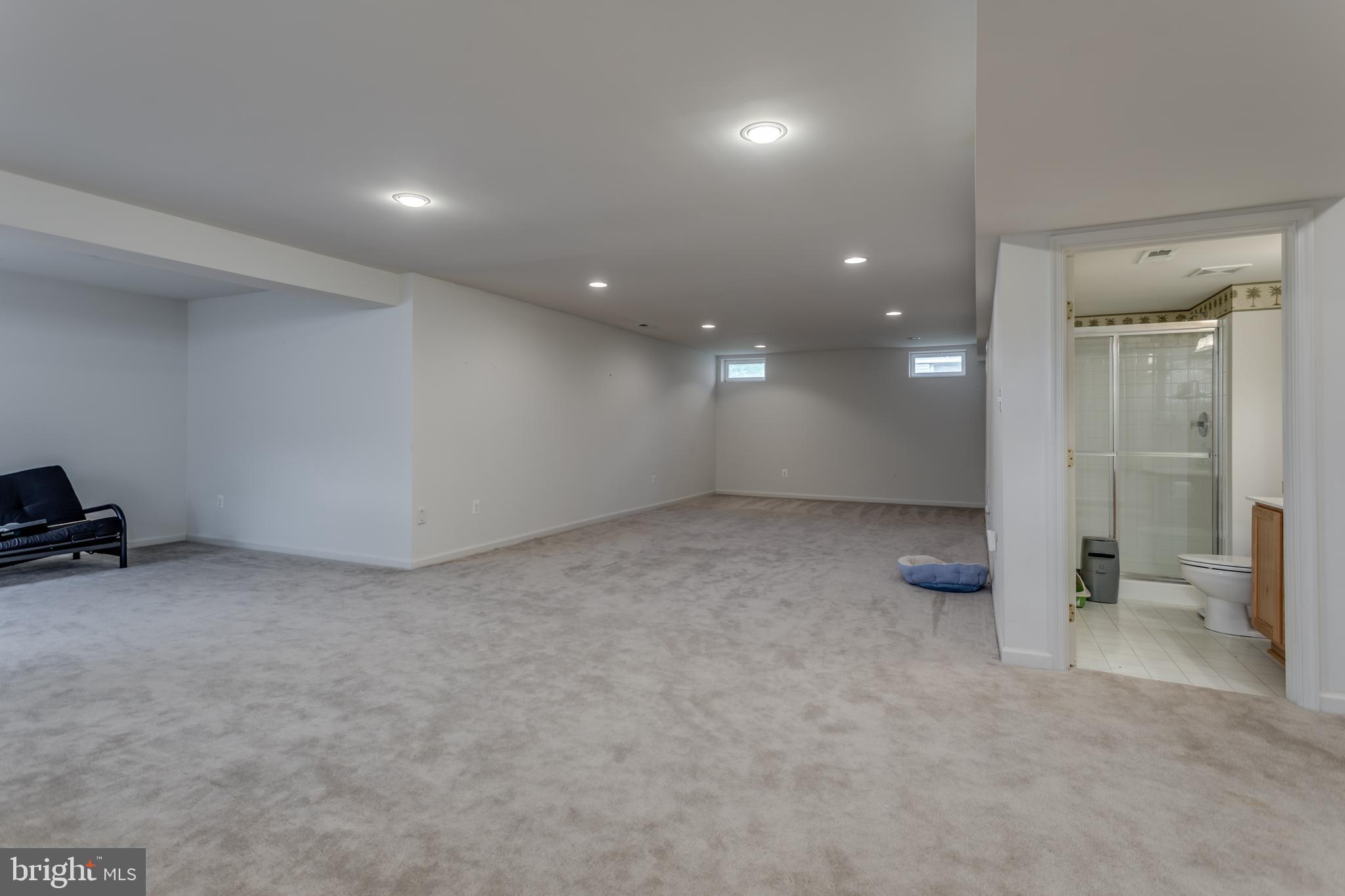 THE VILLAGE OF WASHINGTON TRAIL - Residential