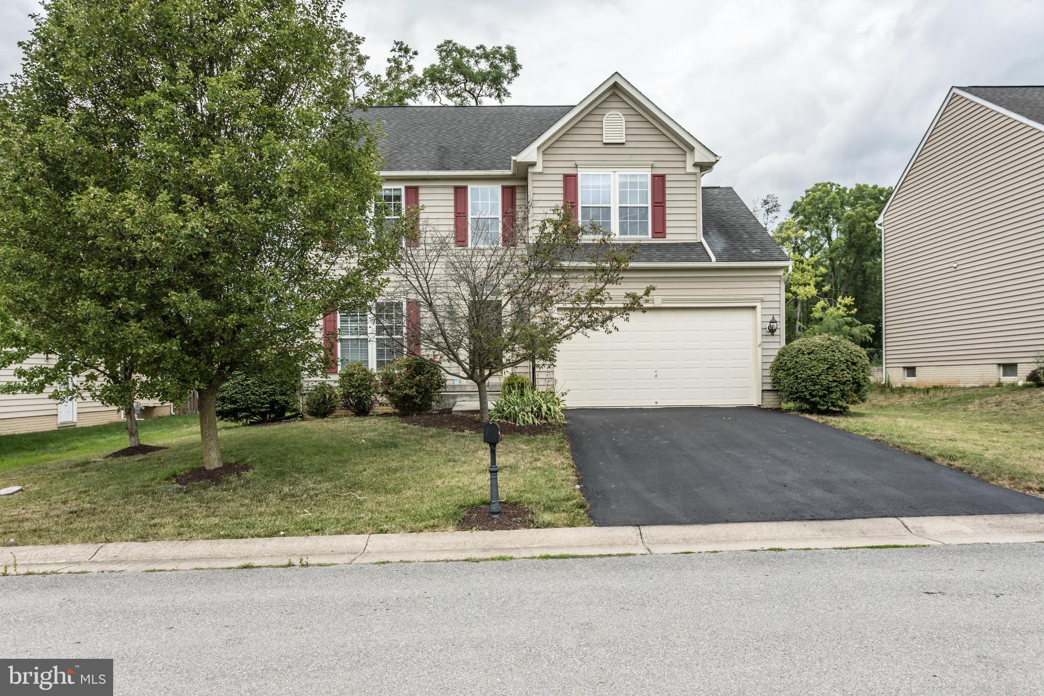 THE VILLAGE OF WASHINGTON TRAIL - Residential