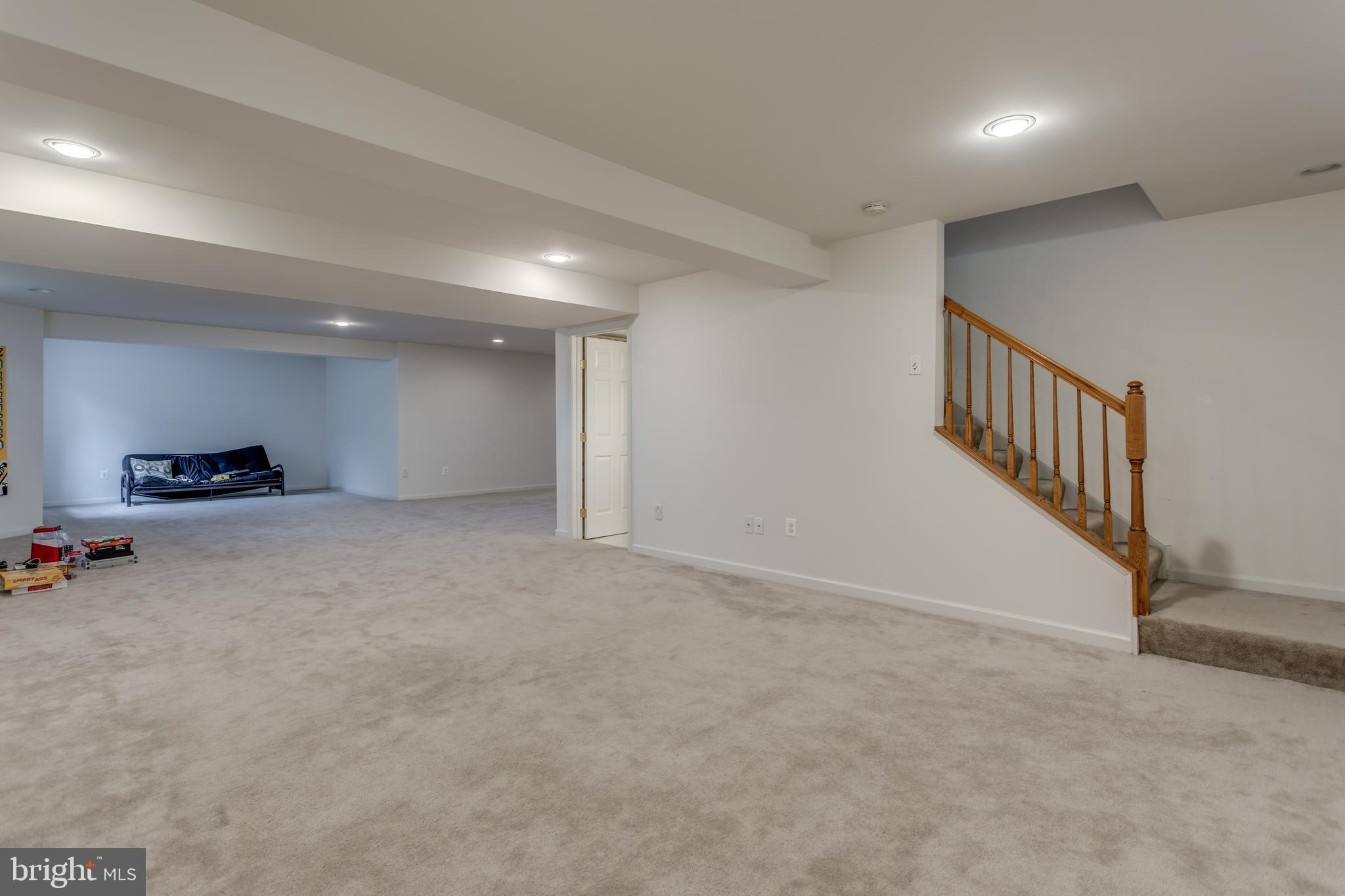 THE VILLAGE OF WASHINGTON TRAIL - Residential