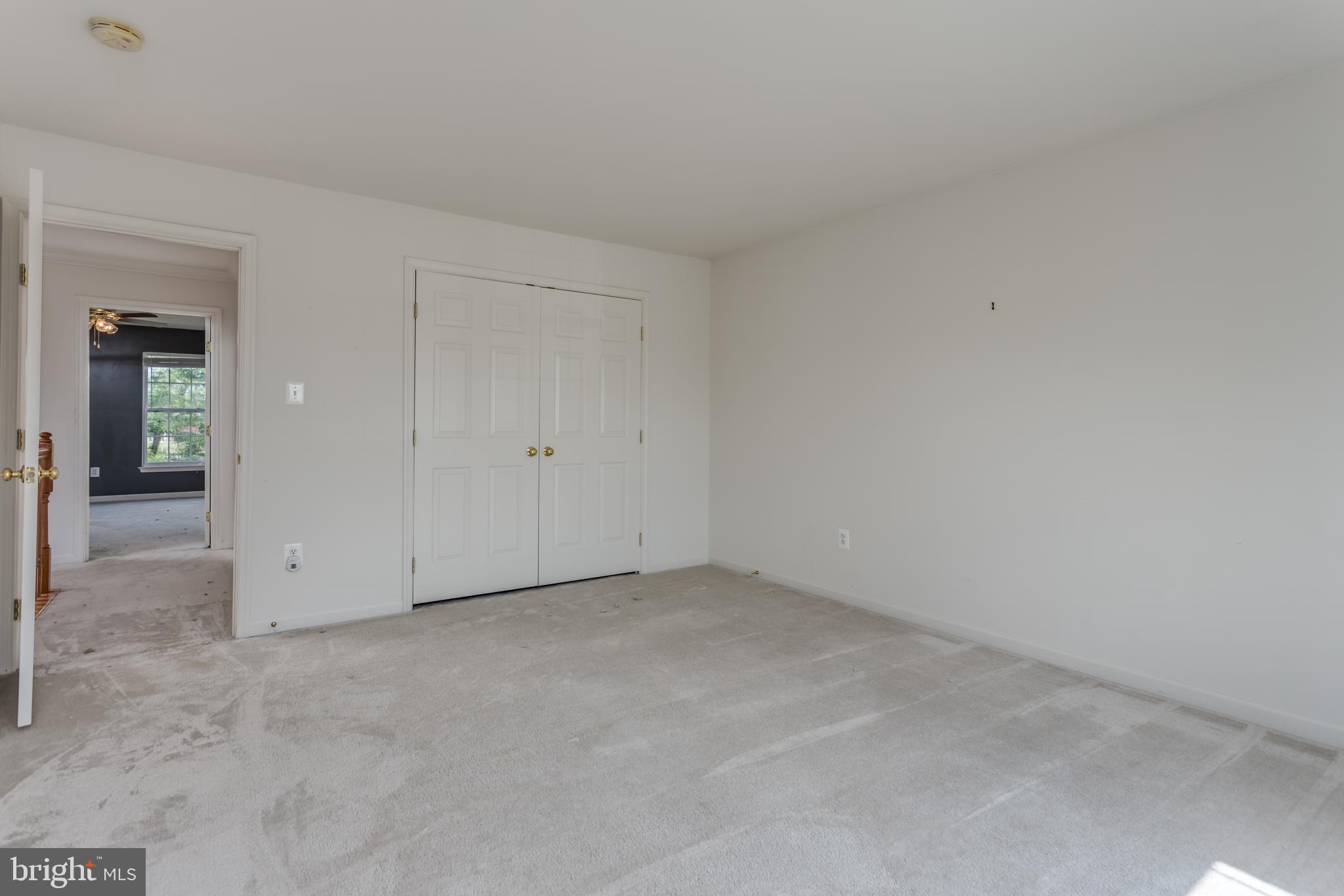 THE VILLAGE OF WASHINGTON TRAIL - Residential