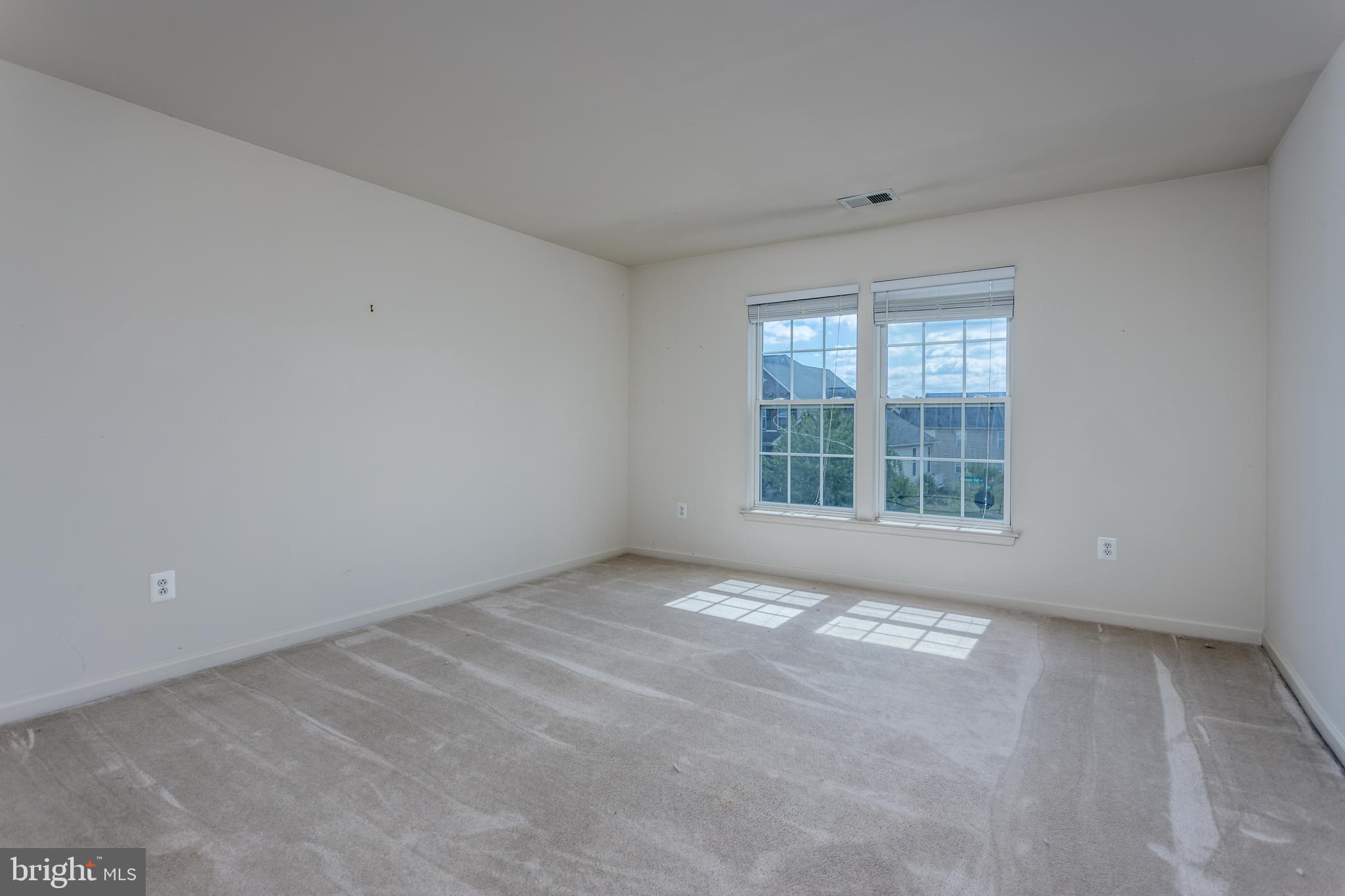 THE VILLAGE OF WASHINGTON TRAIL - Residential