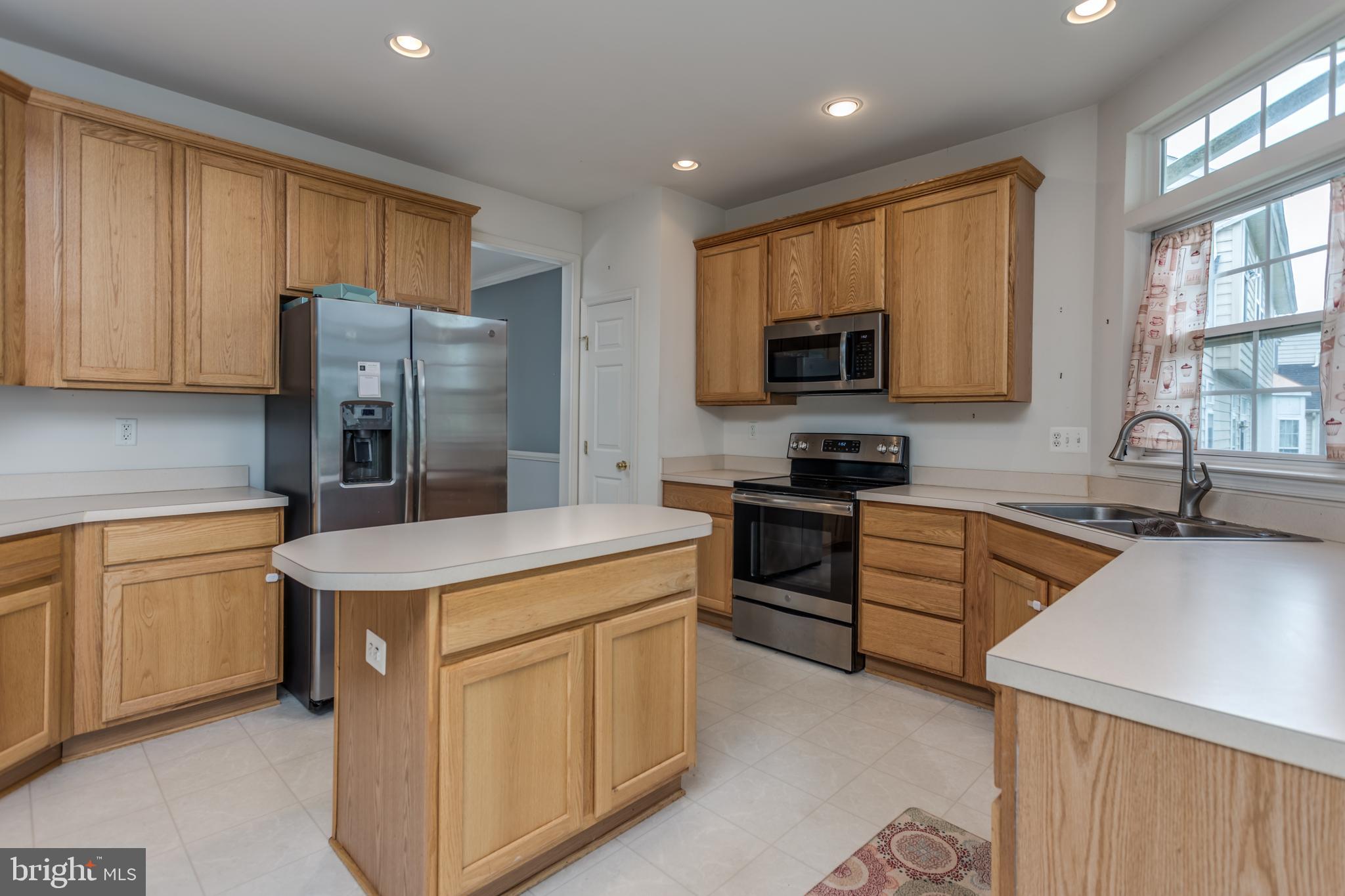 THE VILLAGE OF WASHINGTON TRAIL - Residential