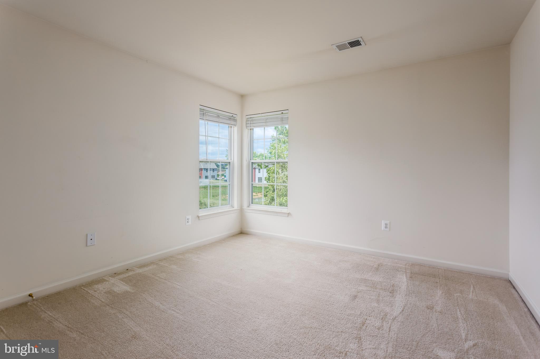 THE VILLAGE OF WASHINGTON TRAIL - Residential