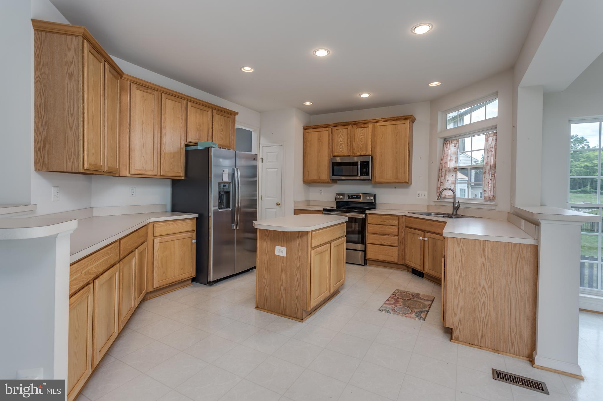 THE VILLAGE OF WASHINGTON TRAIL - Residential