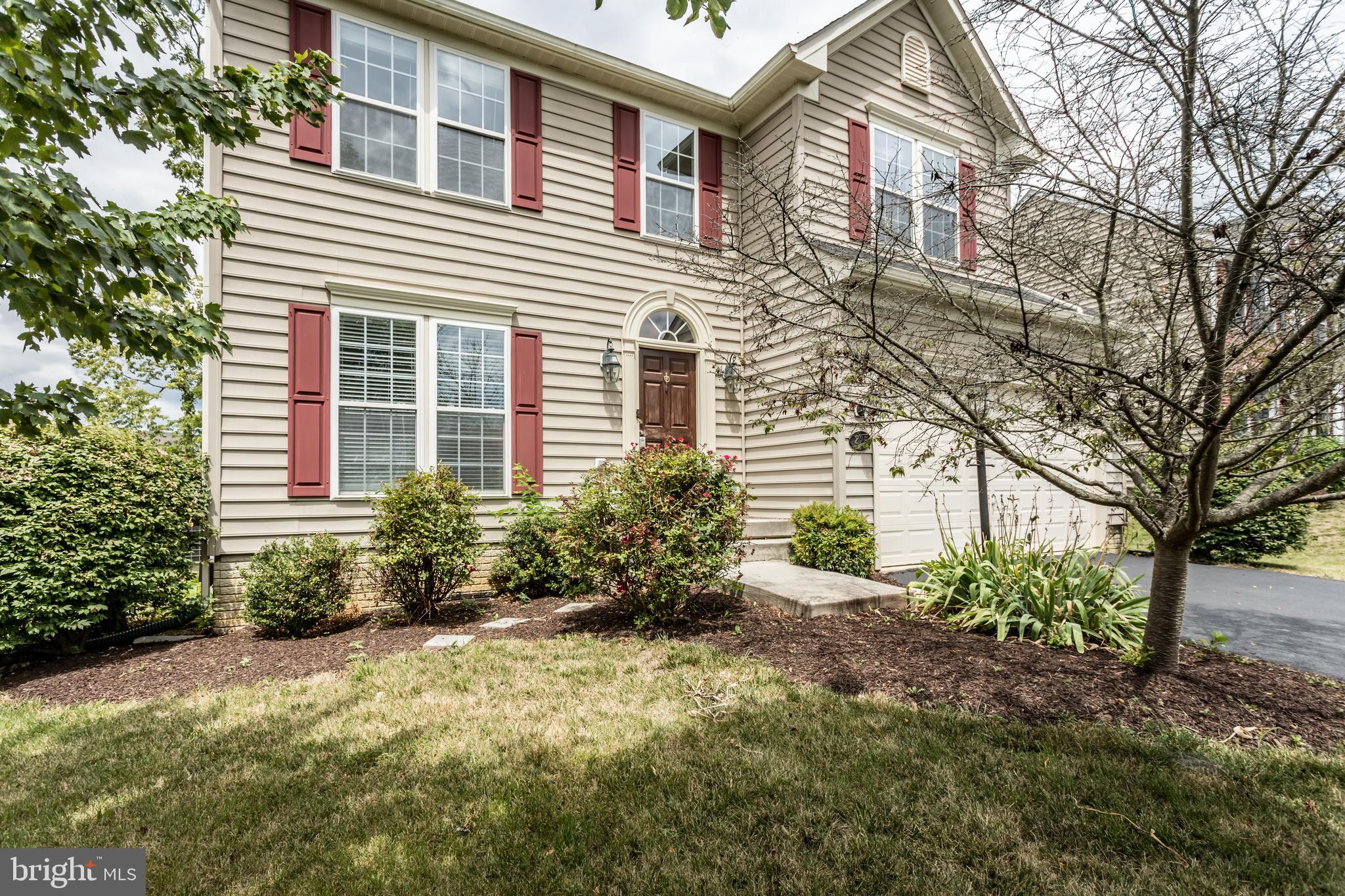 THE VILLAGE OF WASHINGTON TRAIL - Residential