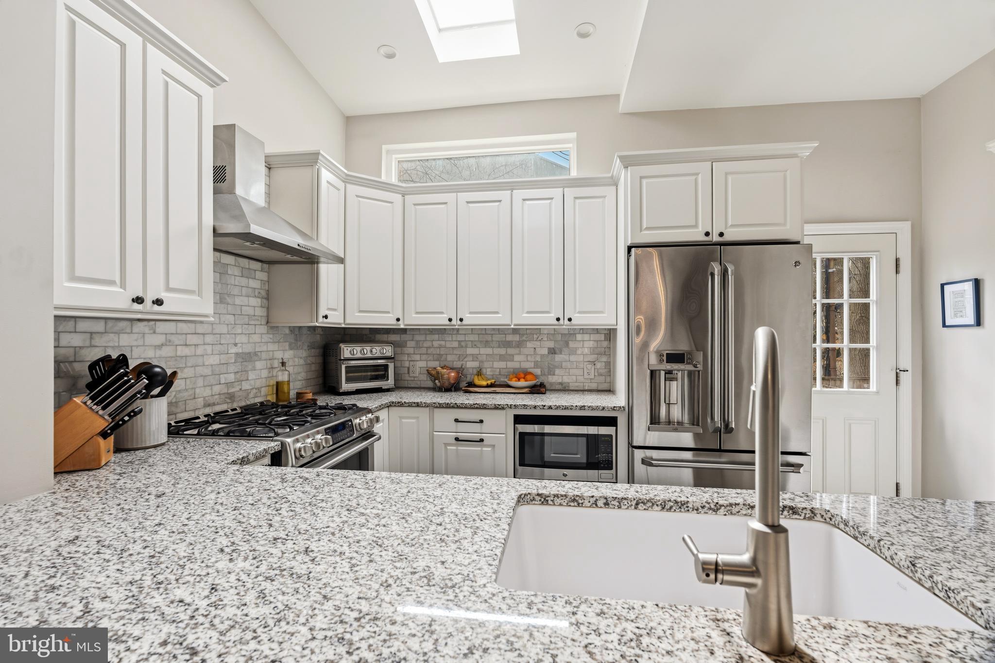 FAIRMOUNT - Residential