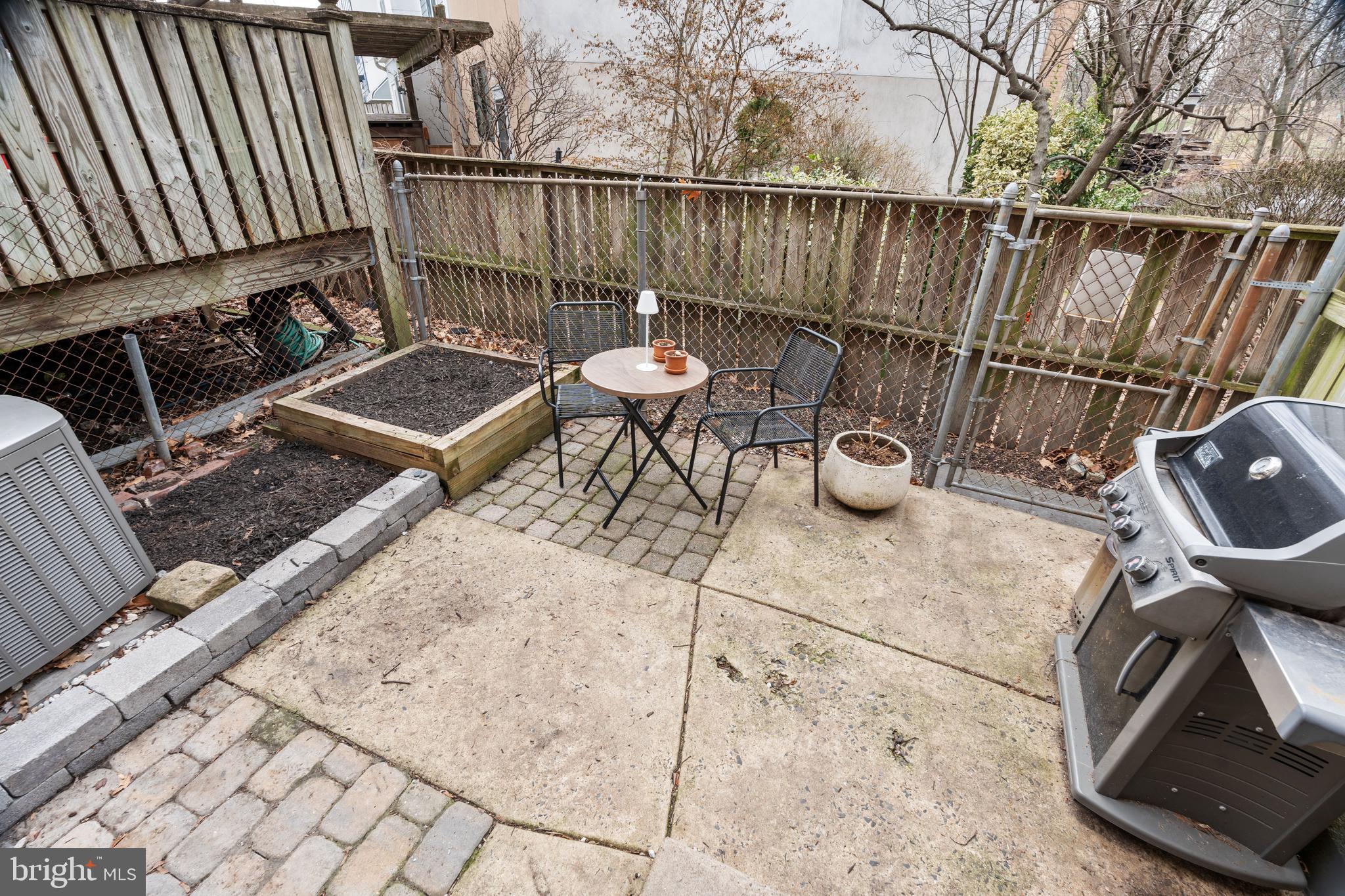 FAIRMOUNT - Residential