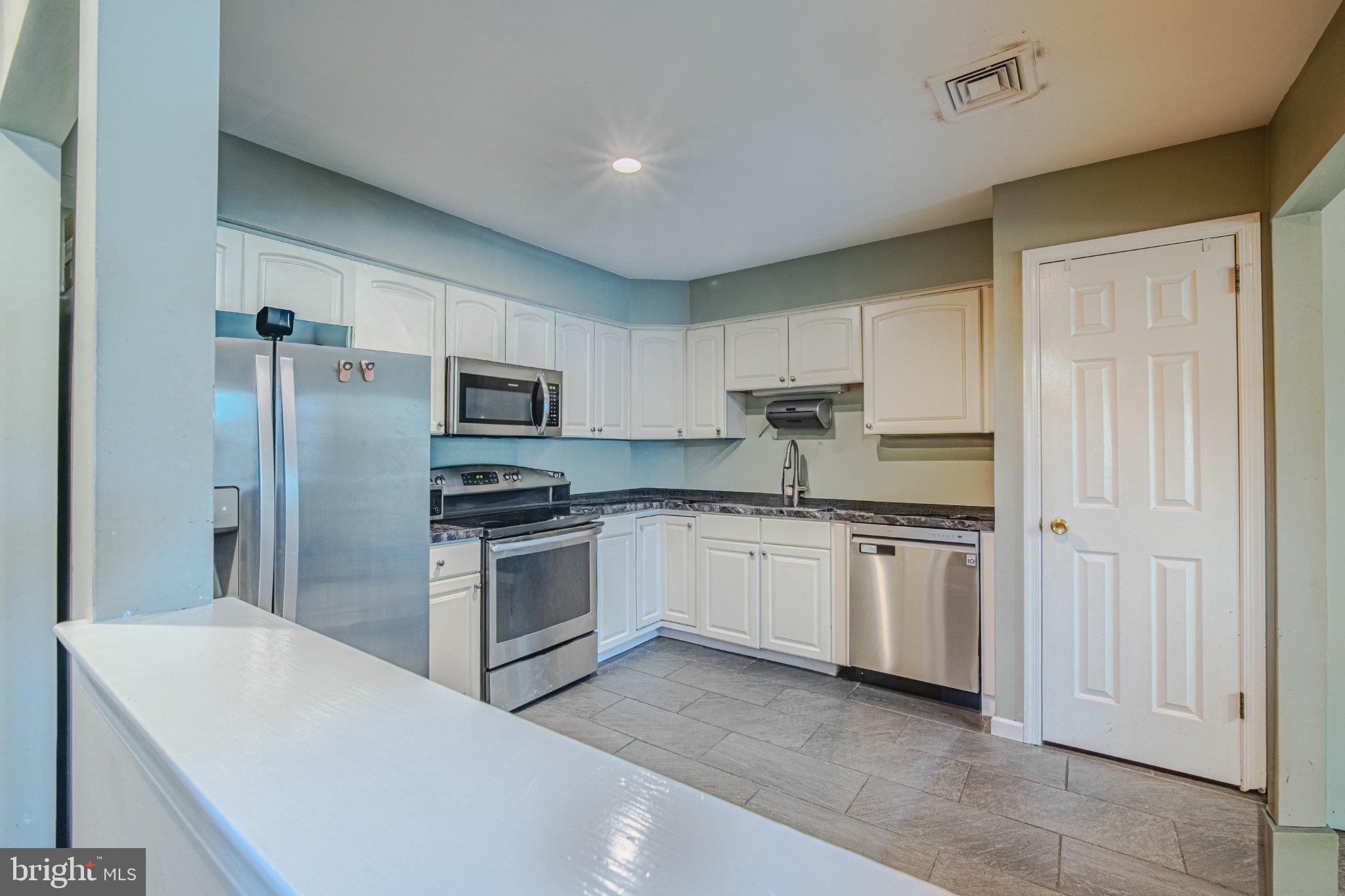 337 PONDVIEW DRIVE
