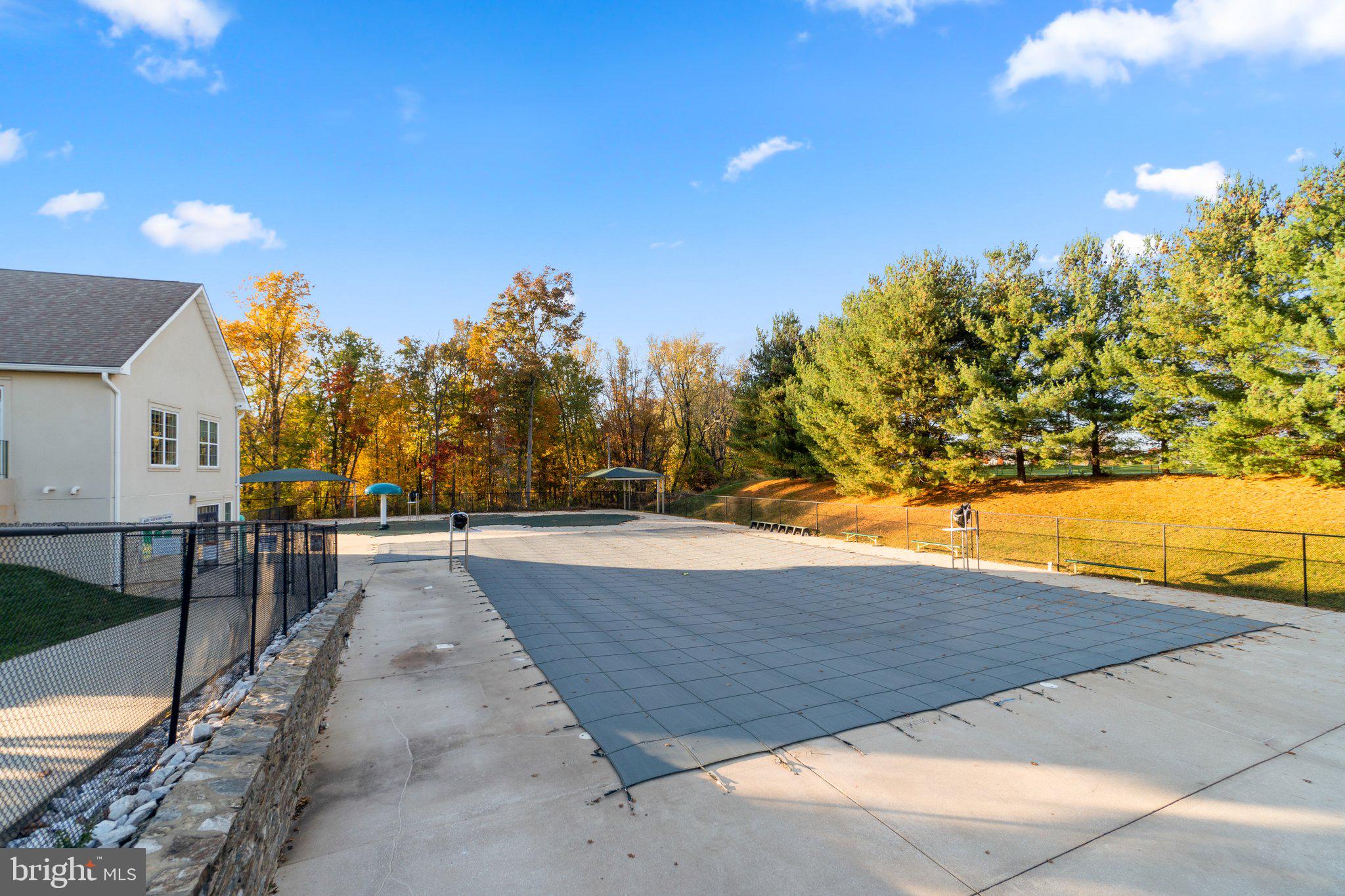 WAVERLY WOODS - Residential