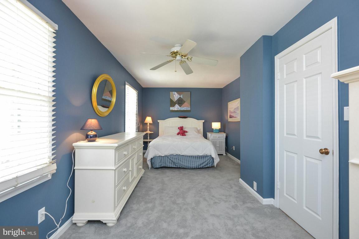 CHARING CROSS - Residential